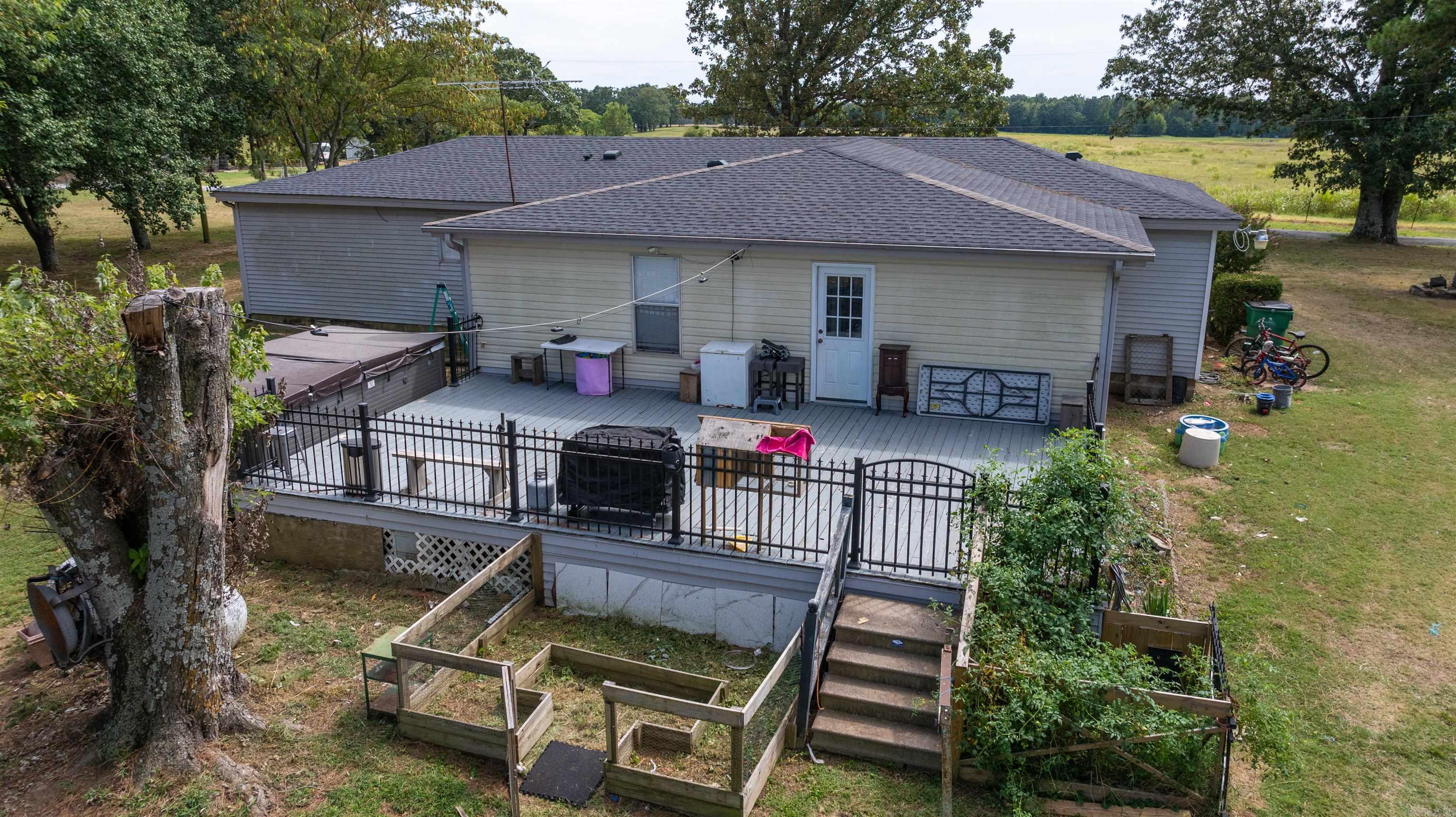 131 Siler Bradford, AR 72020