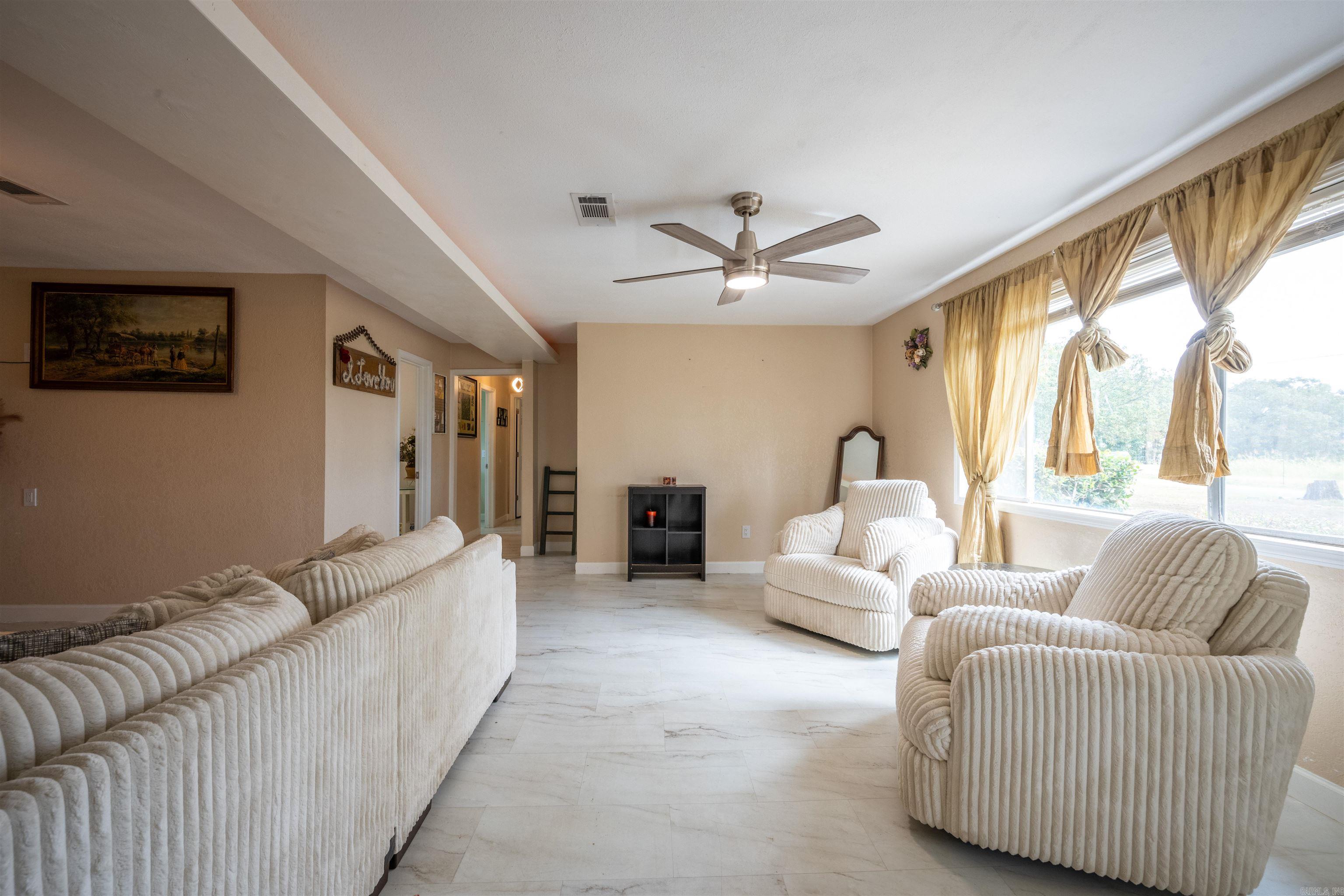 131 Siler Bradford, AR 72020