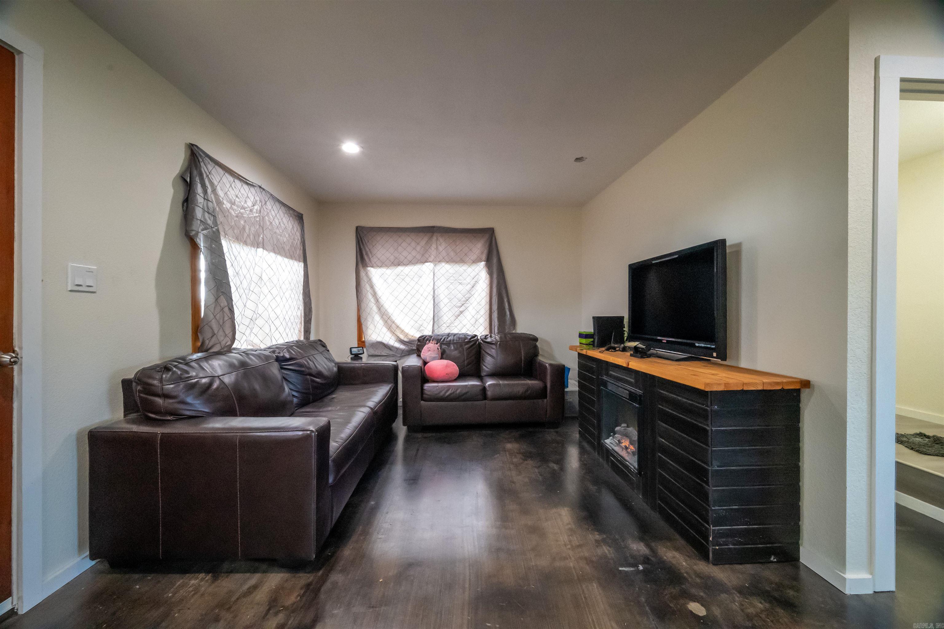 131 Siler Bradford, AR 72020