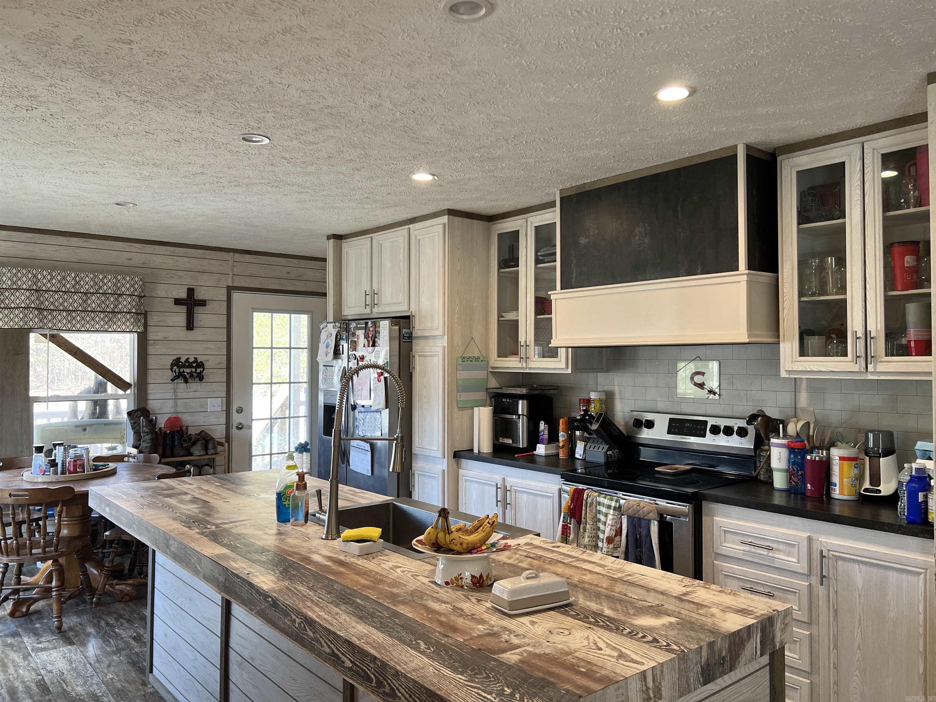 100 Stephens  Imboden, AR