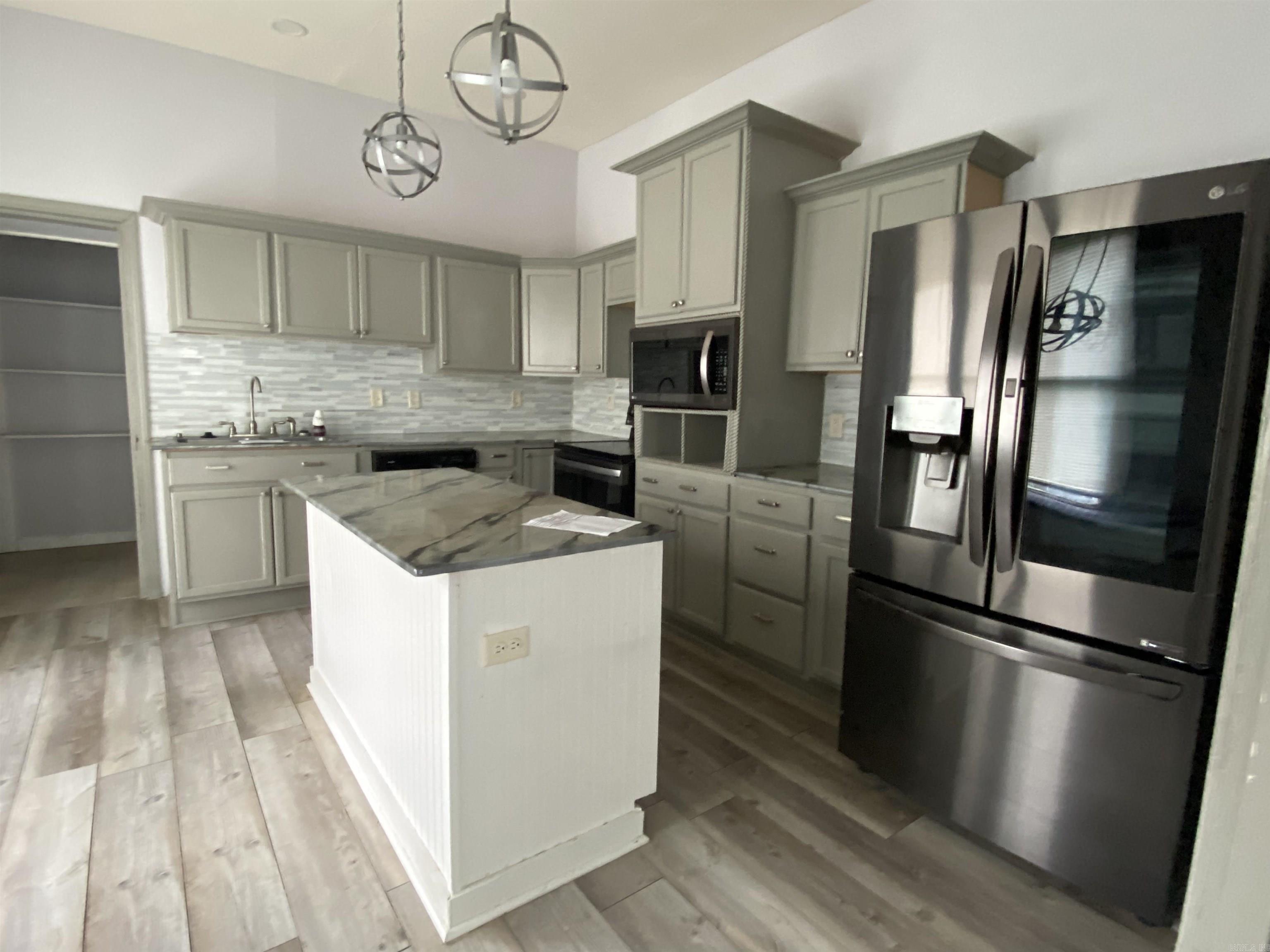 3010 S Izard  Little Rock, AR