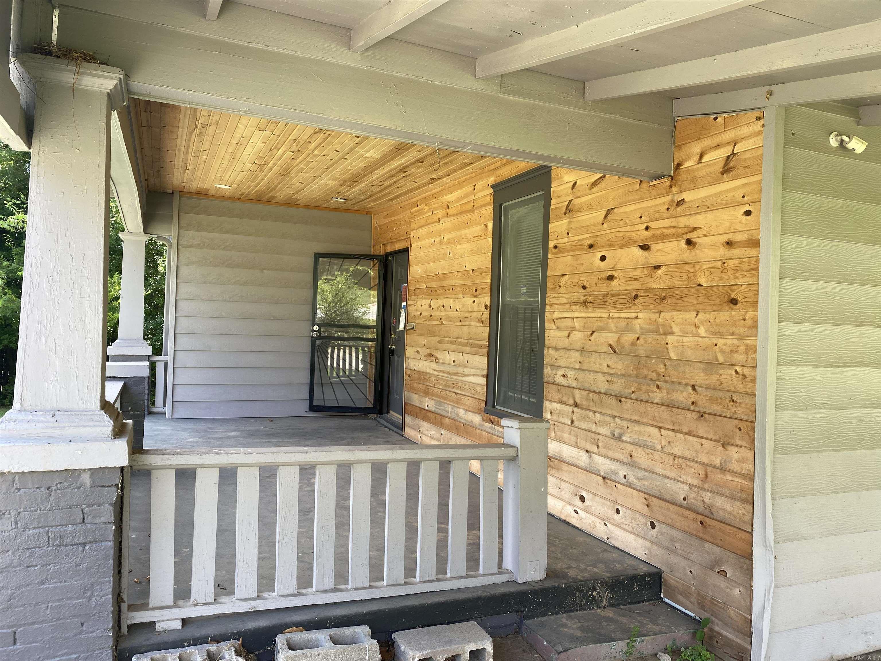 3010 S Izard  Little Rock, AR