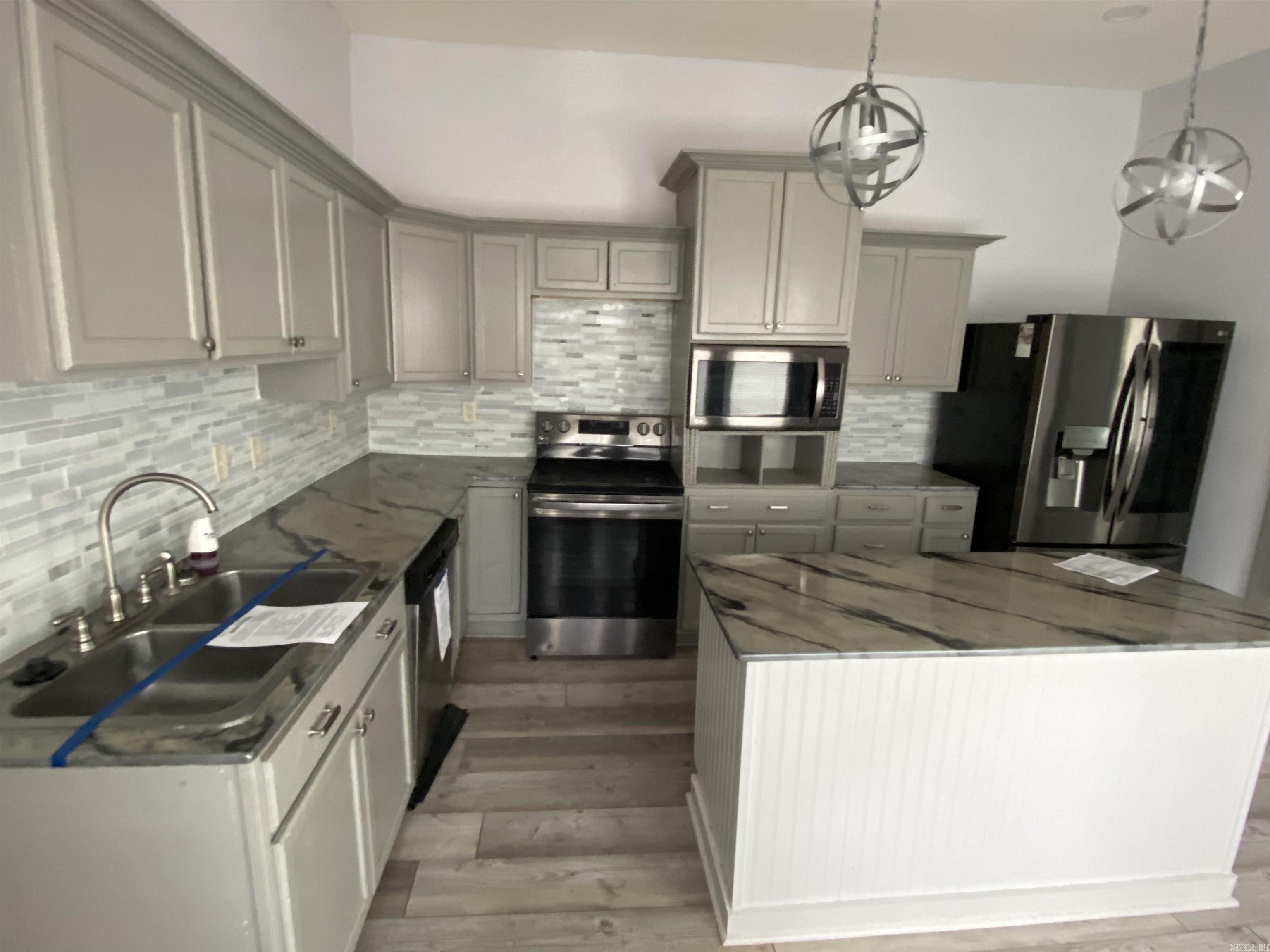 3010 S Izard  Little Rock, AR