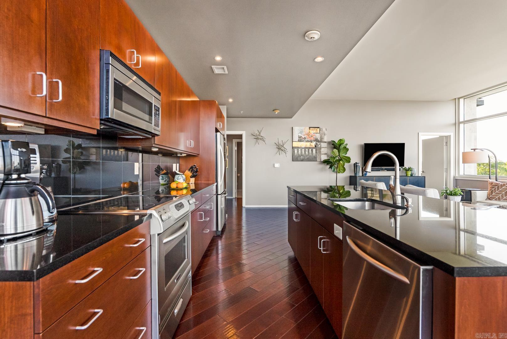 300 E 3rd 502 Little Rock, AR