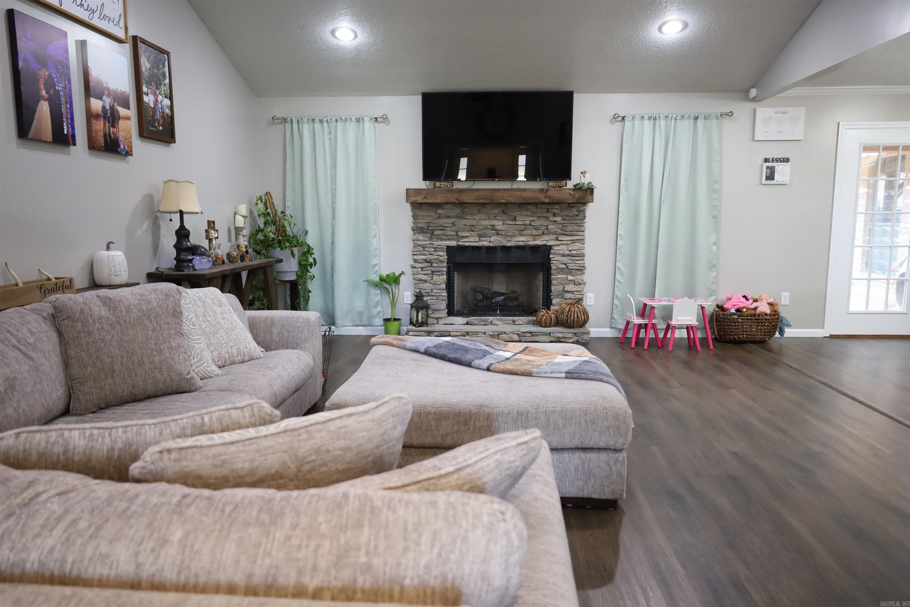 1701 Robinwood St Street Paragould, AR 72450