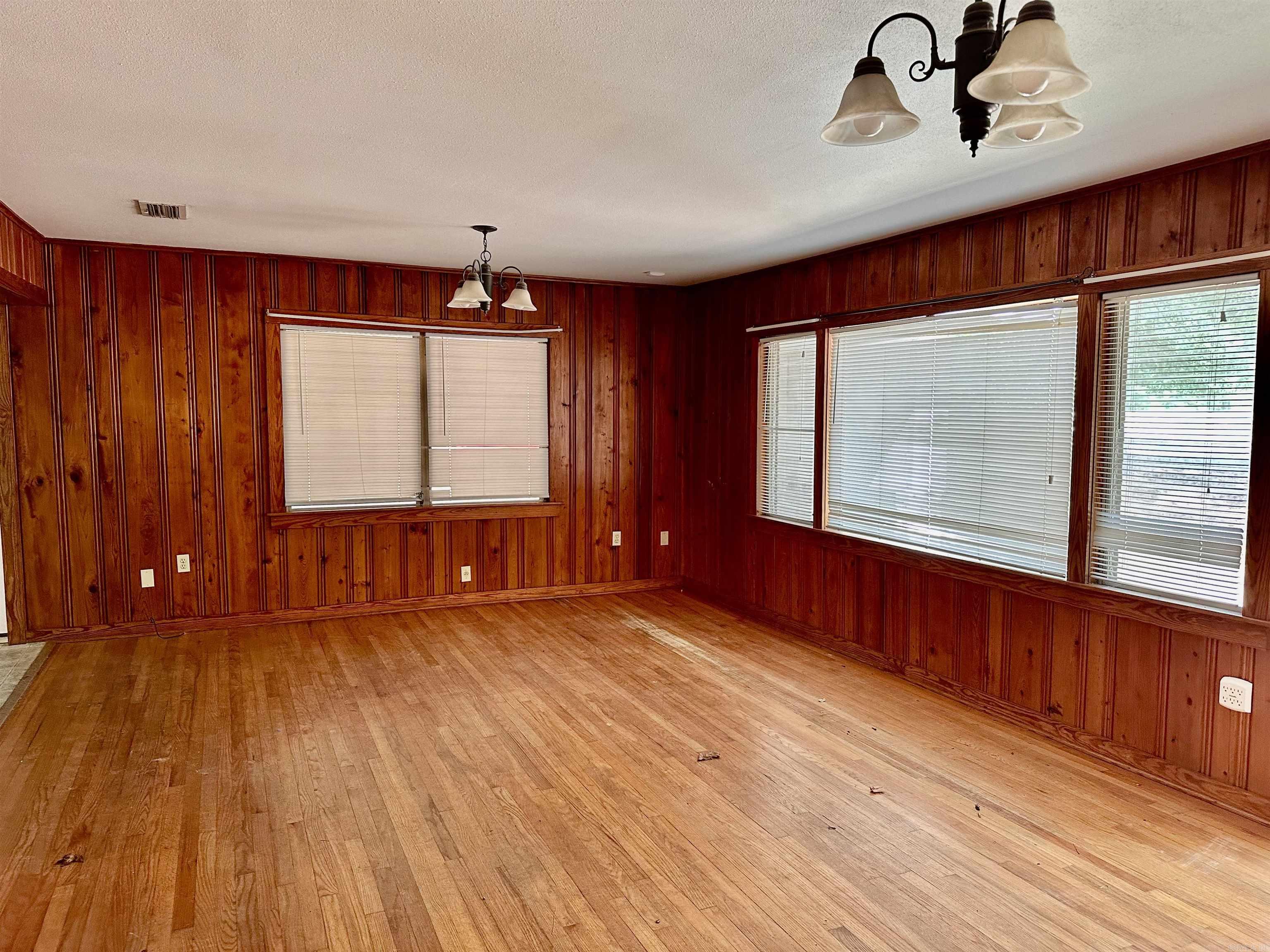 1733 N Dudney Road Magnolia, AR 71753