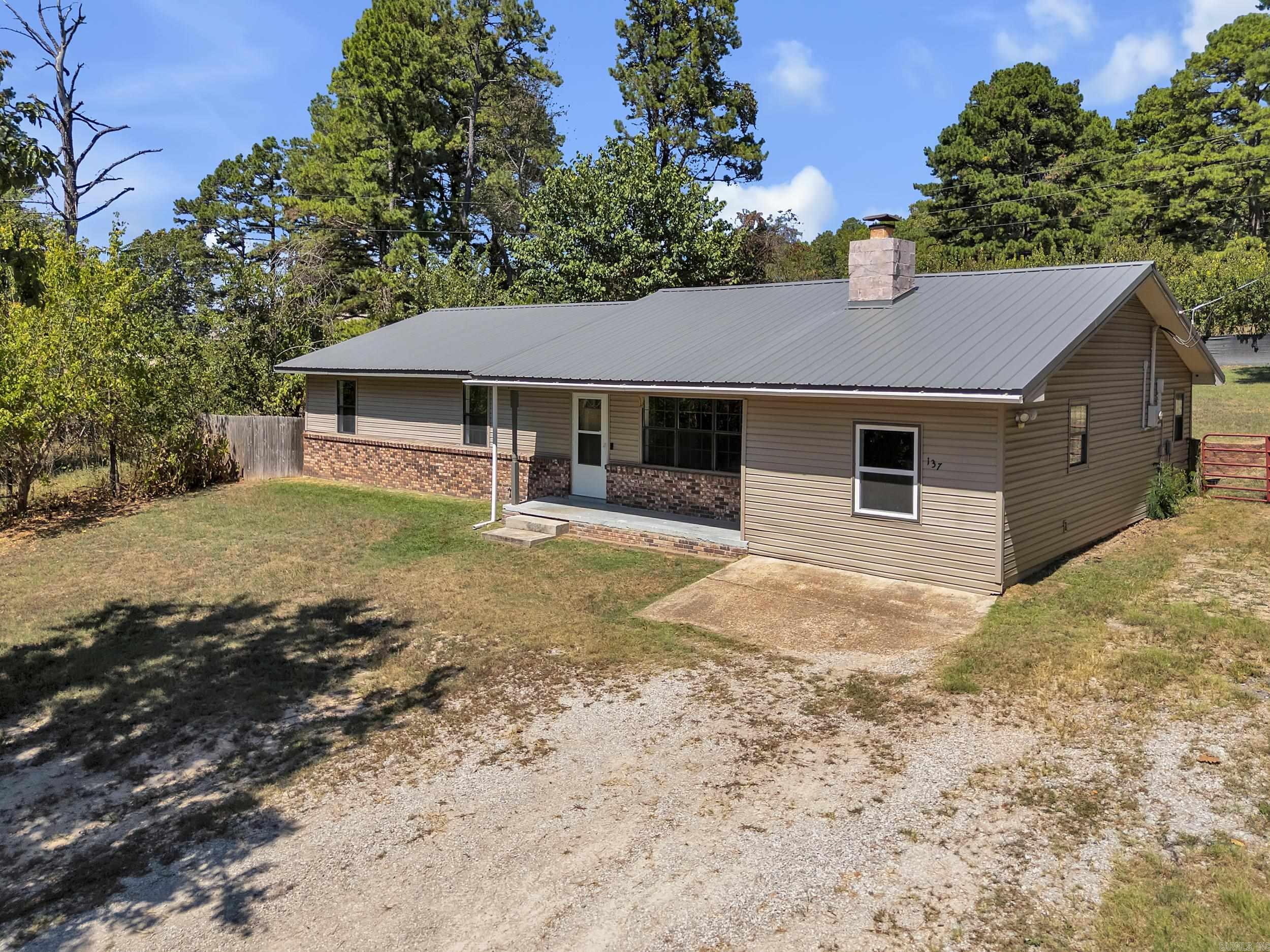 137 Morrison Lane Norfork, AR 72658
