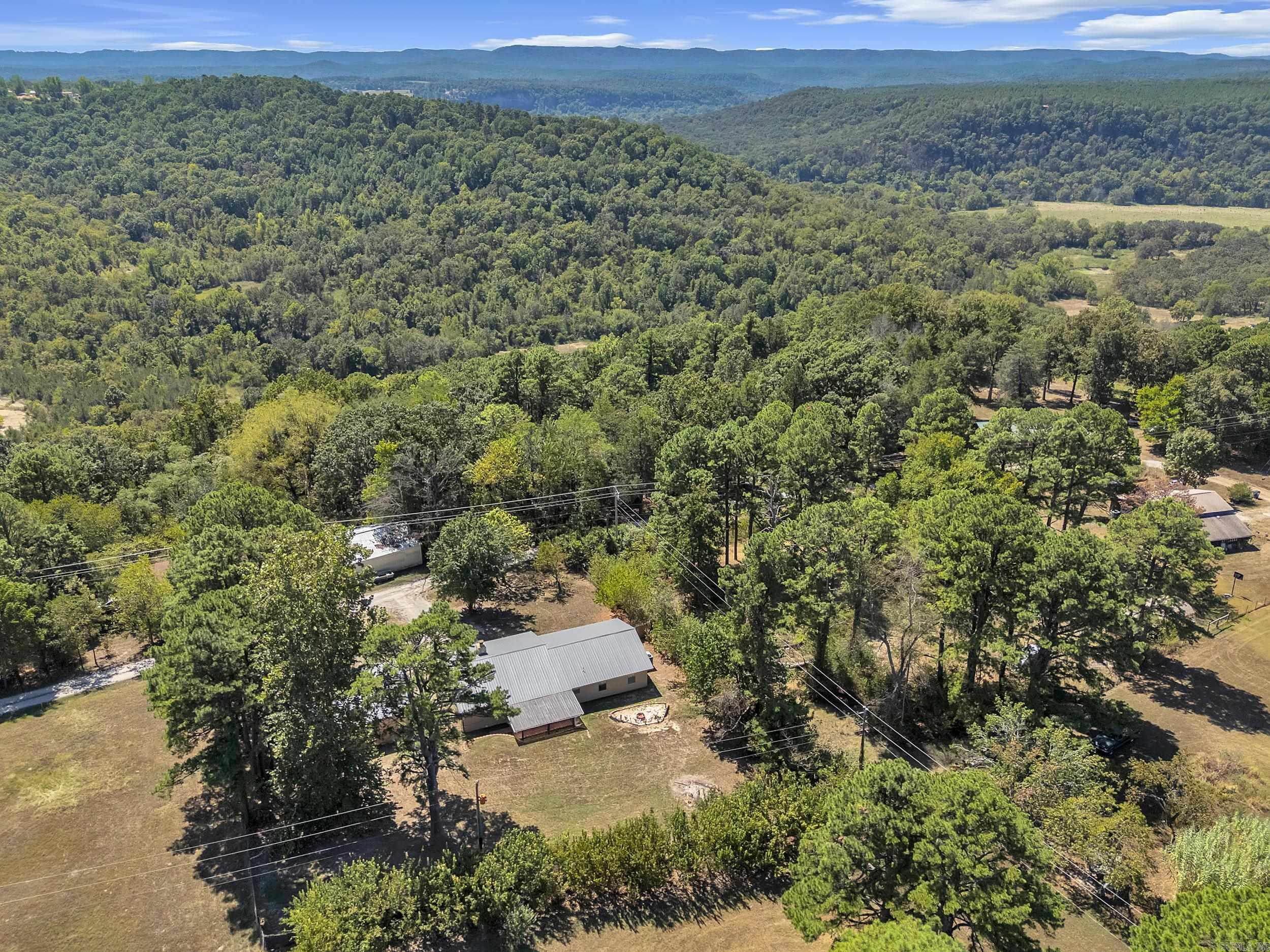 137 Morrison Lane Norfork, AR 72658