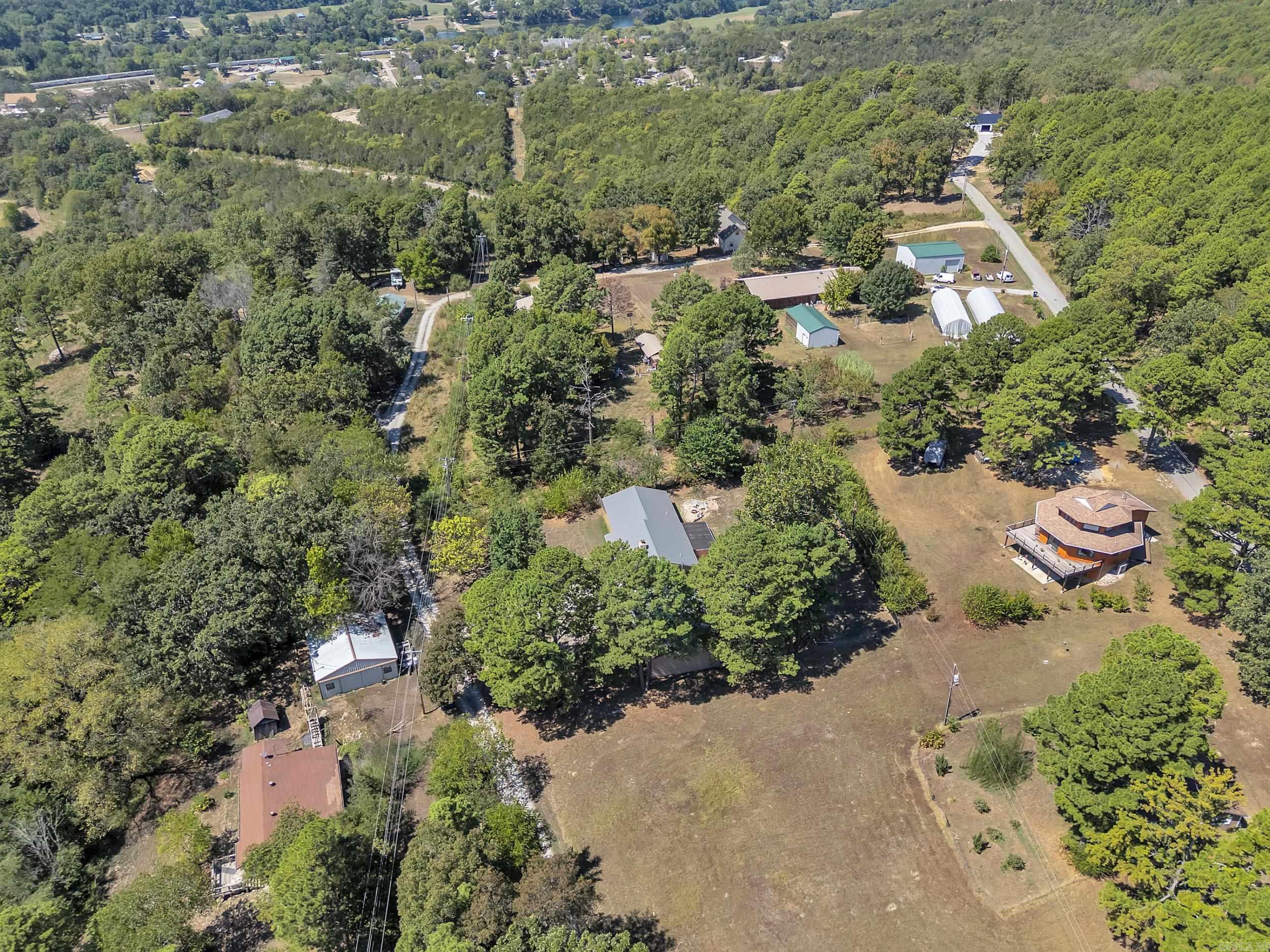 137 Morrison Lane Norfork, AR 72658