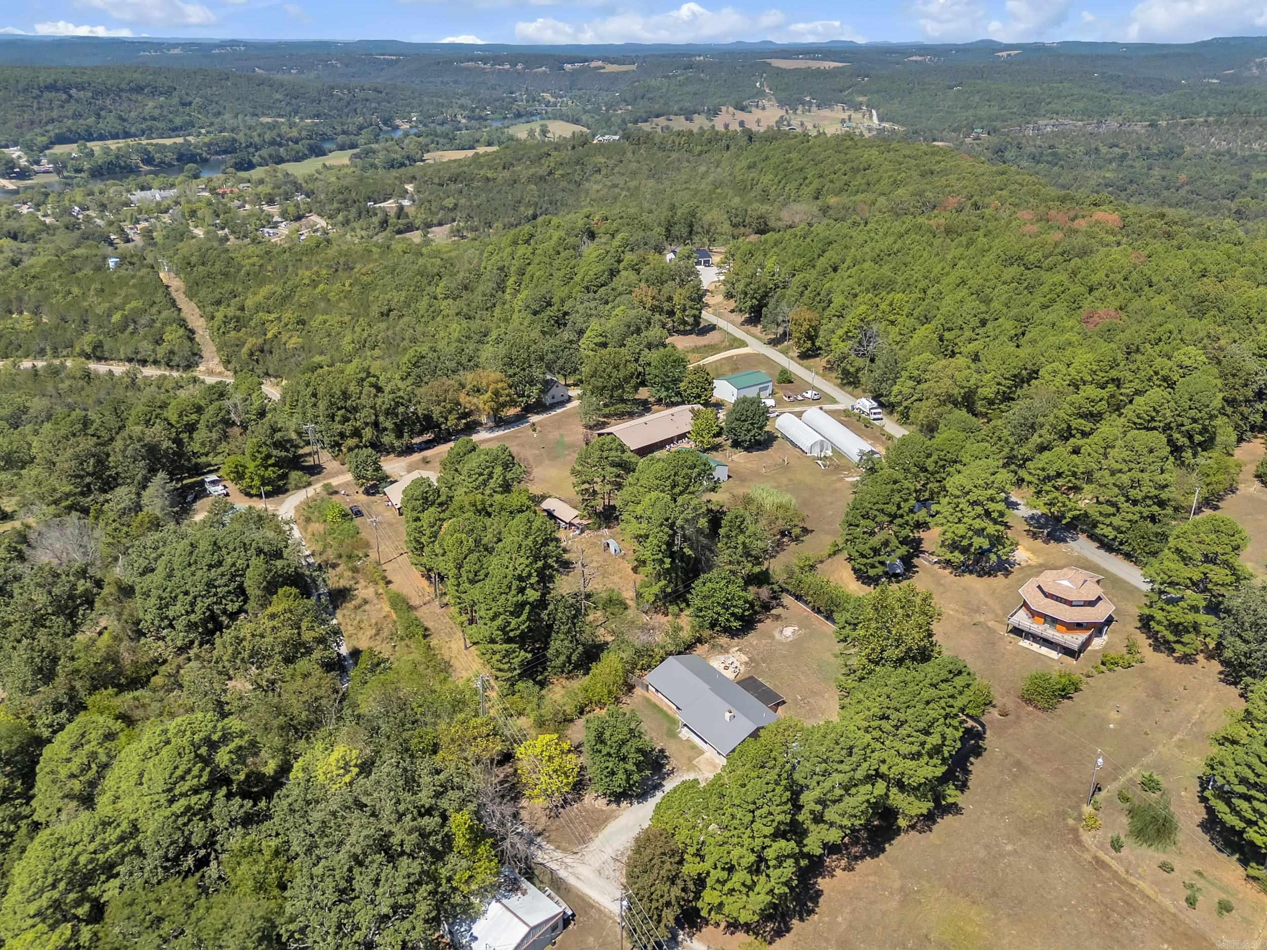 137 Morrison Lane Norfork, AR 72658