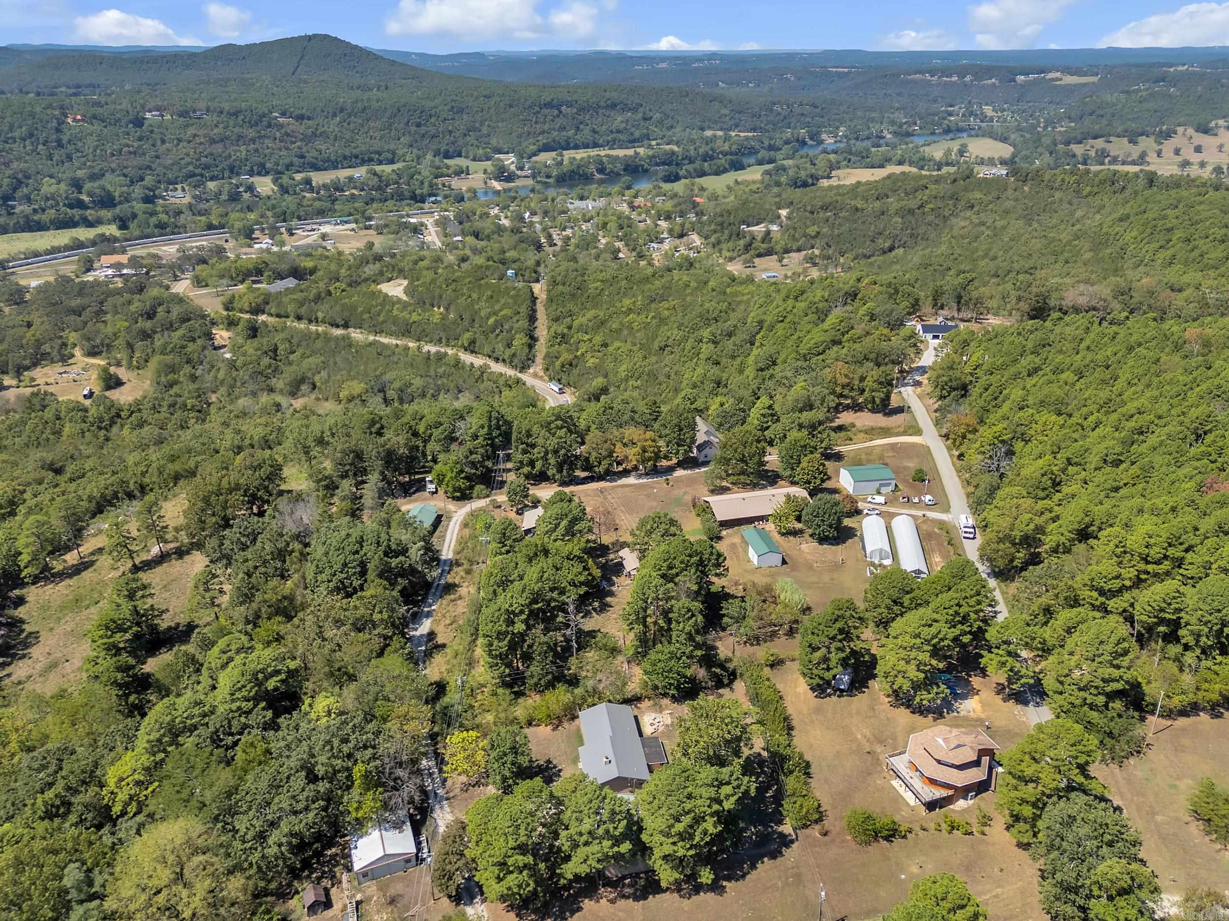 137 Morrison Lane Norfork, AR 72658