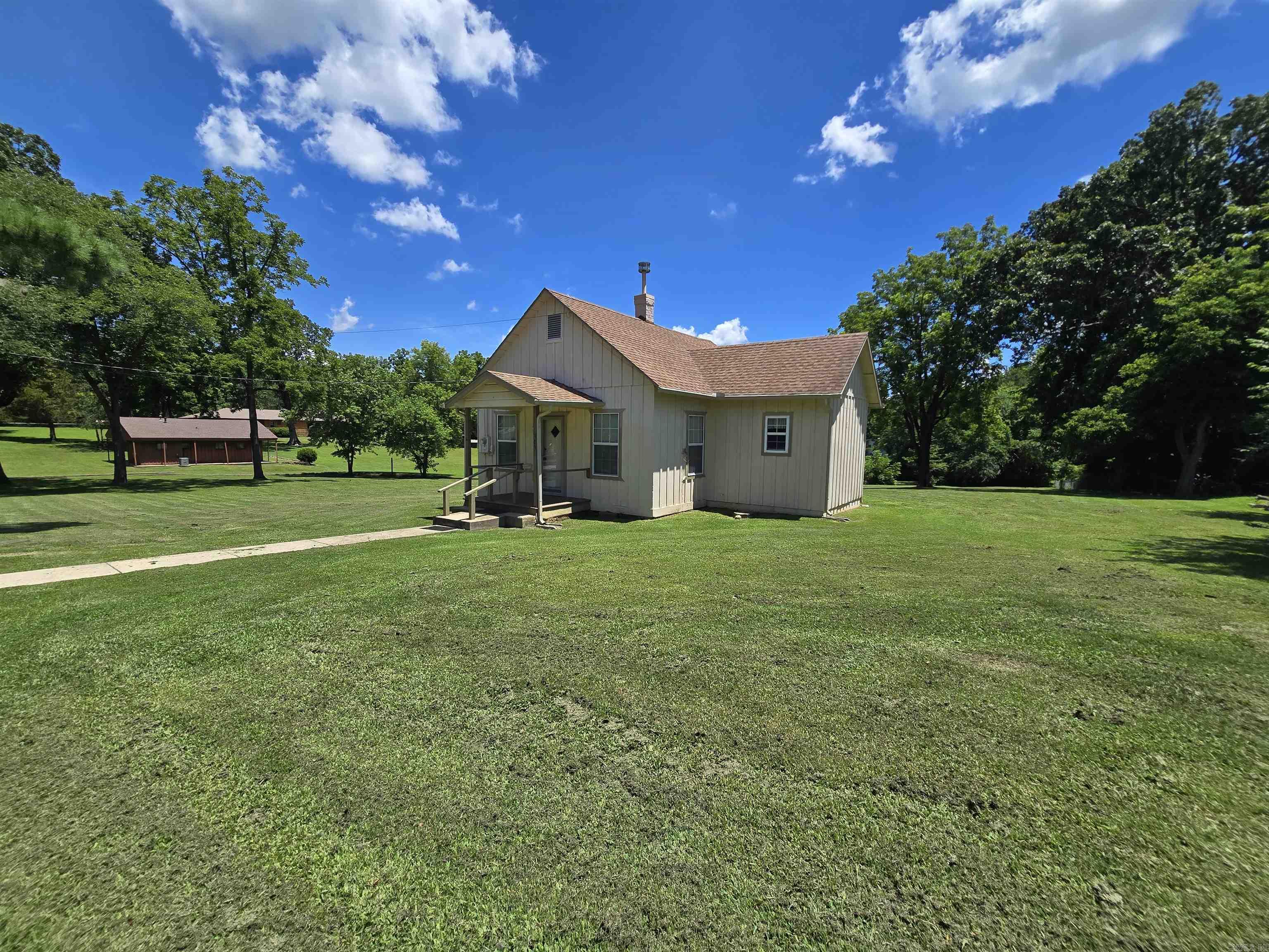 610 E 2nd  Mountain Home, AR