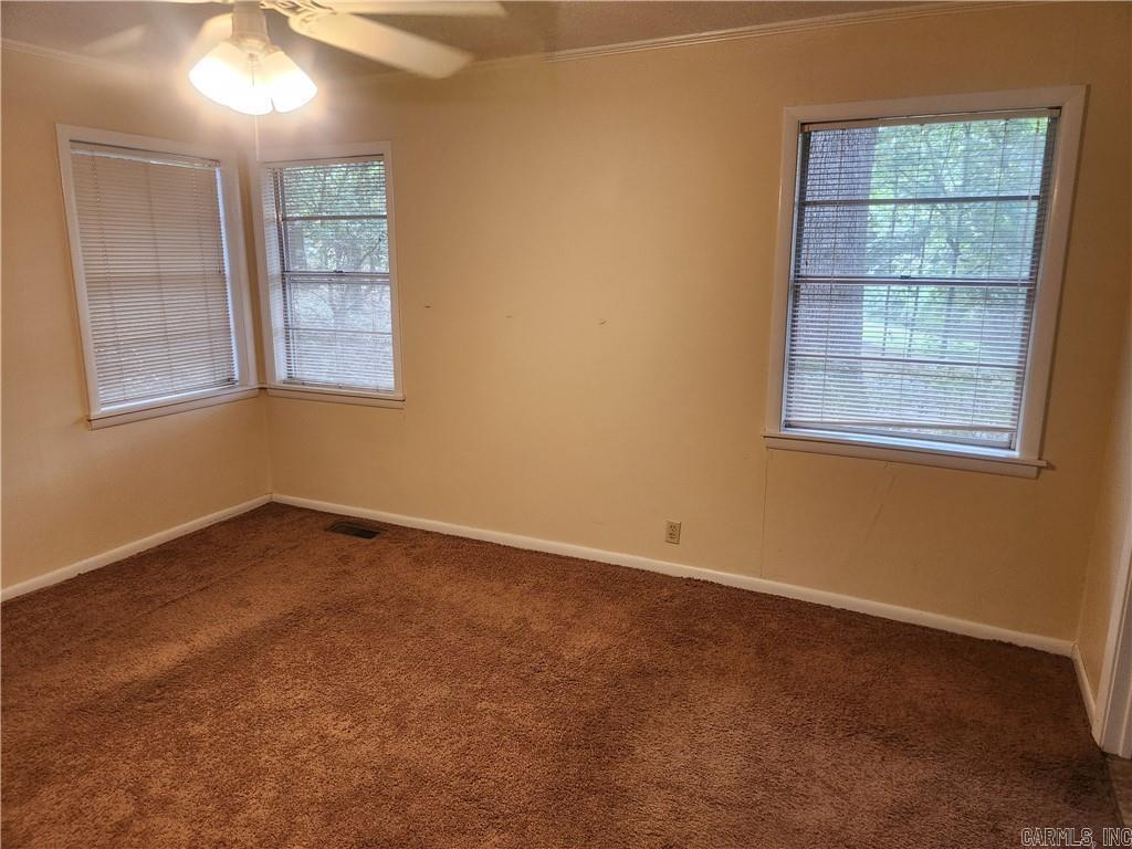 725 N Montgomery  Clarksville, AR