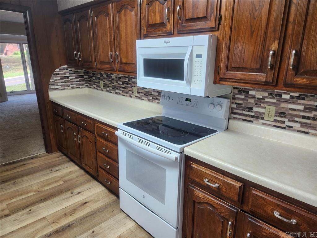 725 N Montgomery  Clarksville, AR