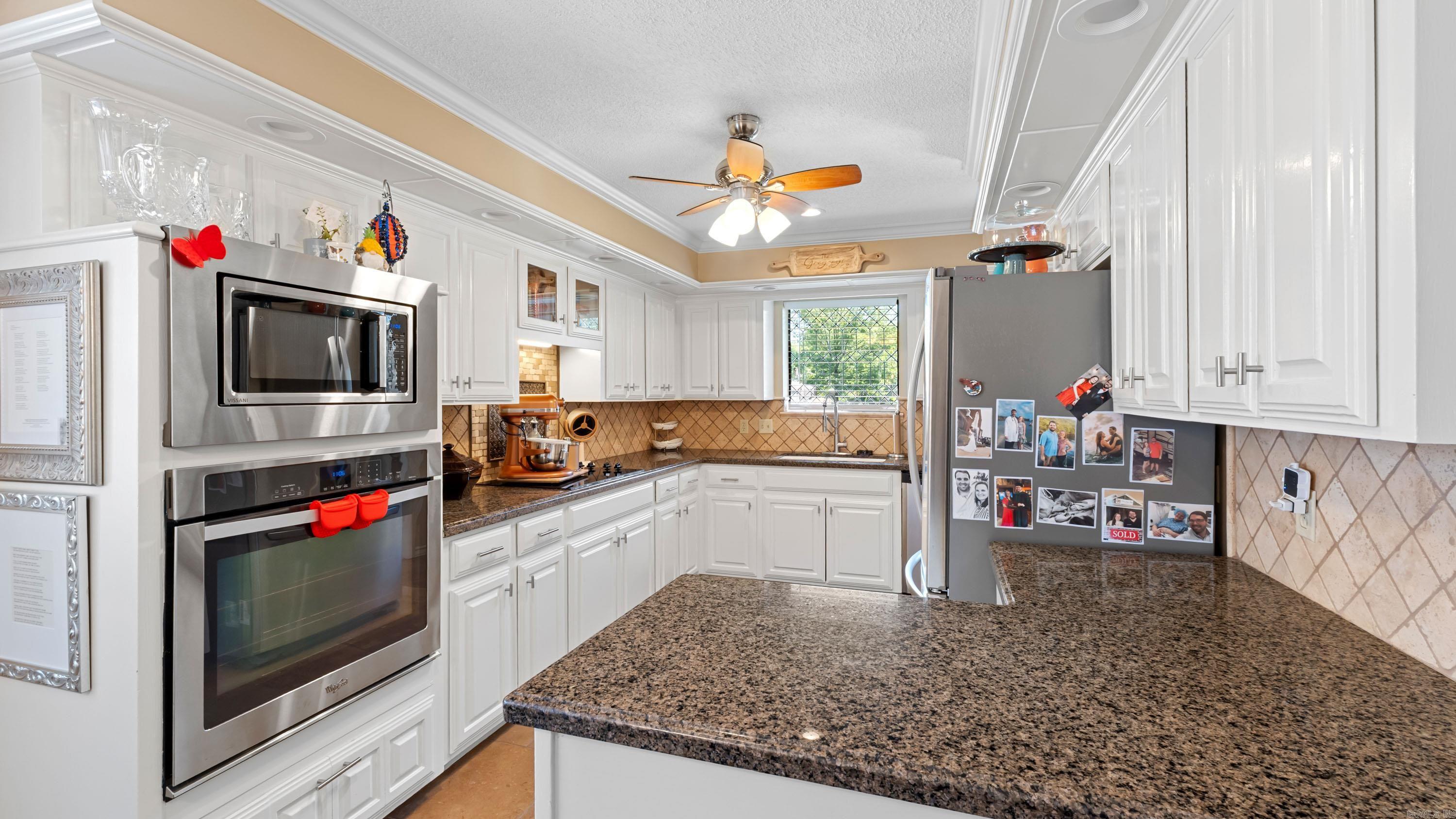 6005 Stoneridge Drive  Texarkana, TX