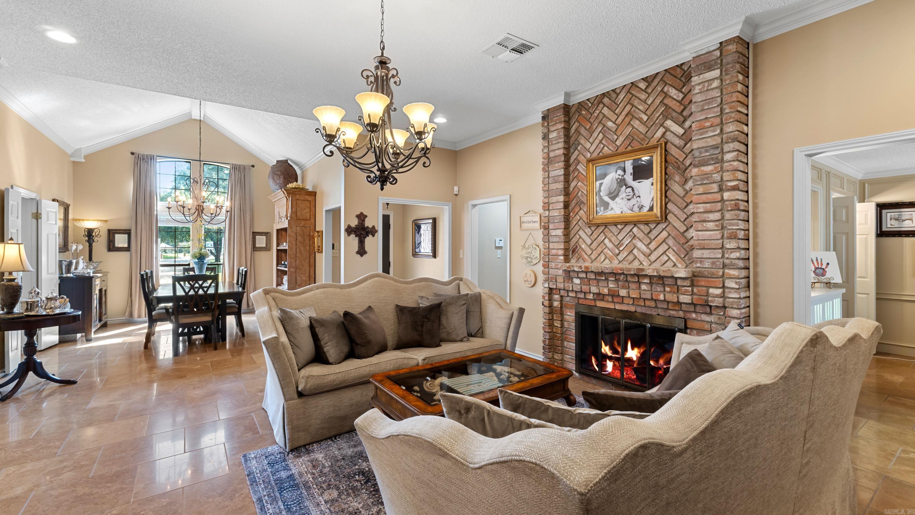 6005 Stoneridge Drive  Texarkana, TX