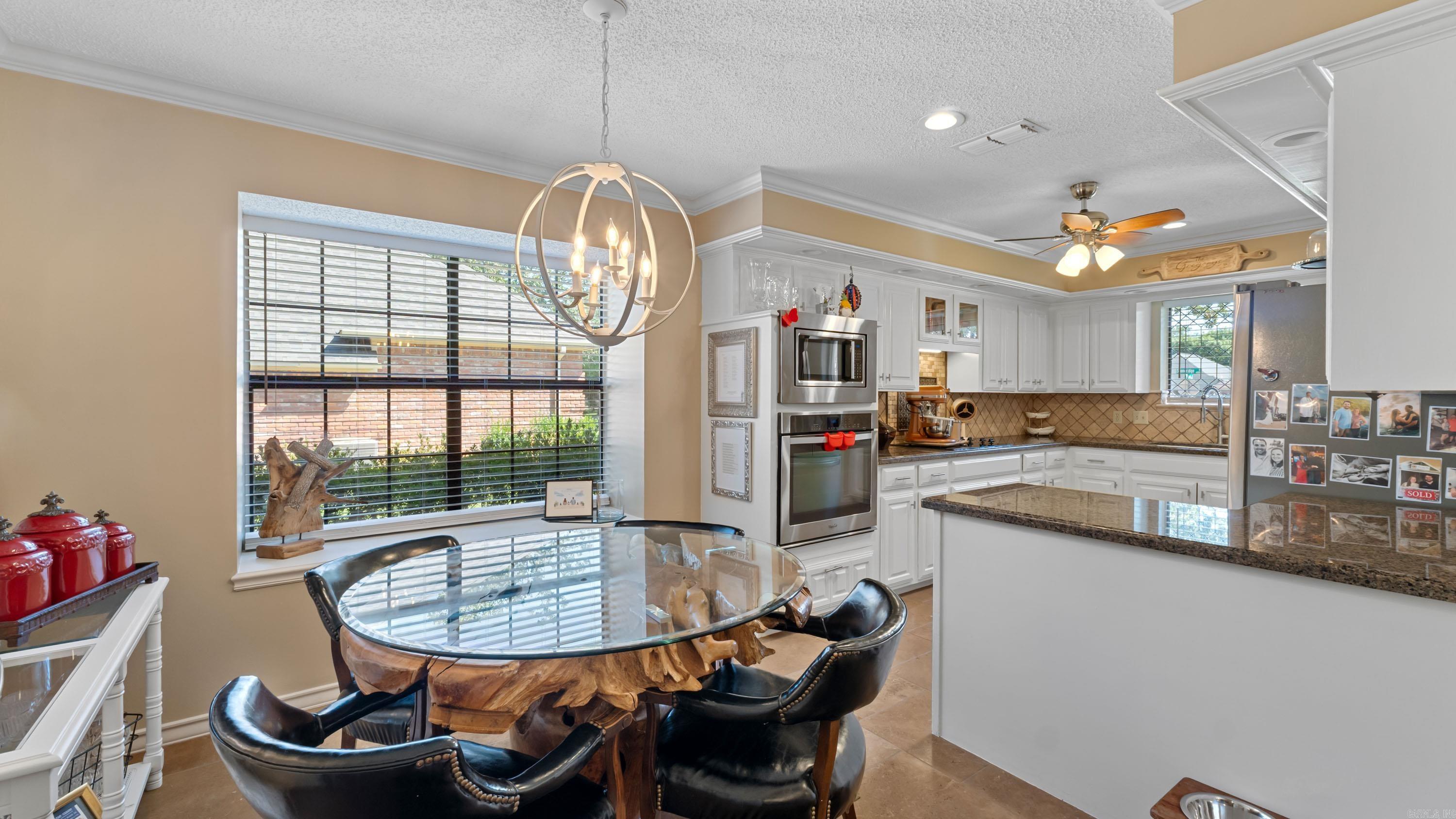 6005 Stoneridge Drive  Texarkana, TX