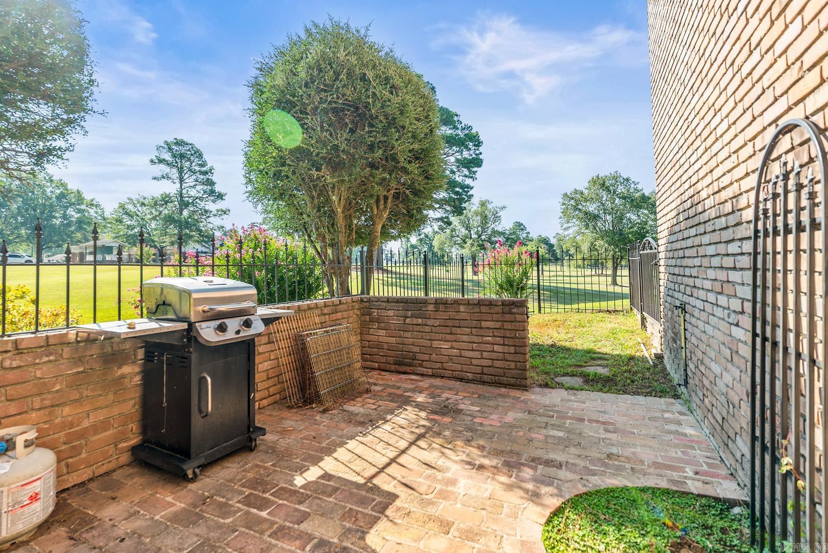 1206 W 46th Pine Bluff, AR 71603