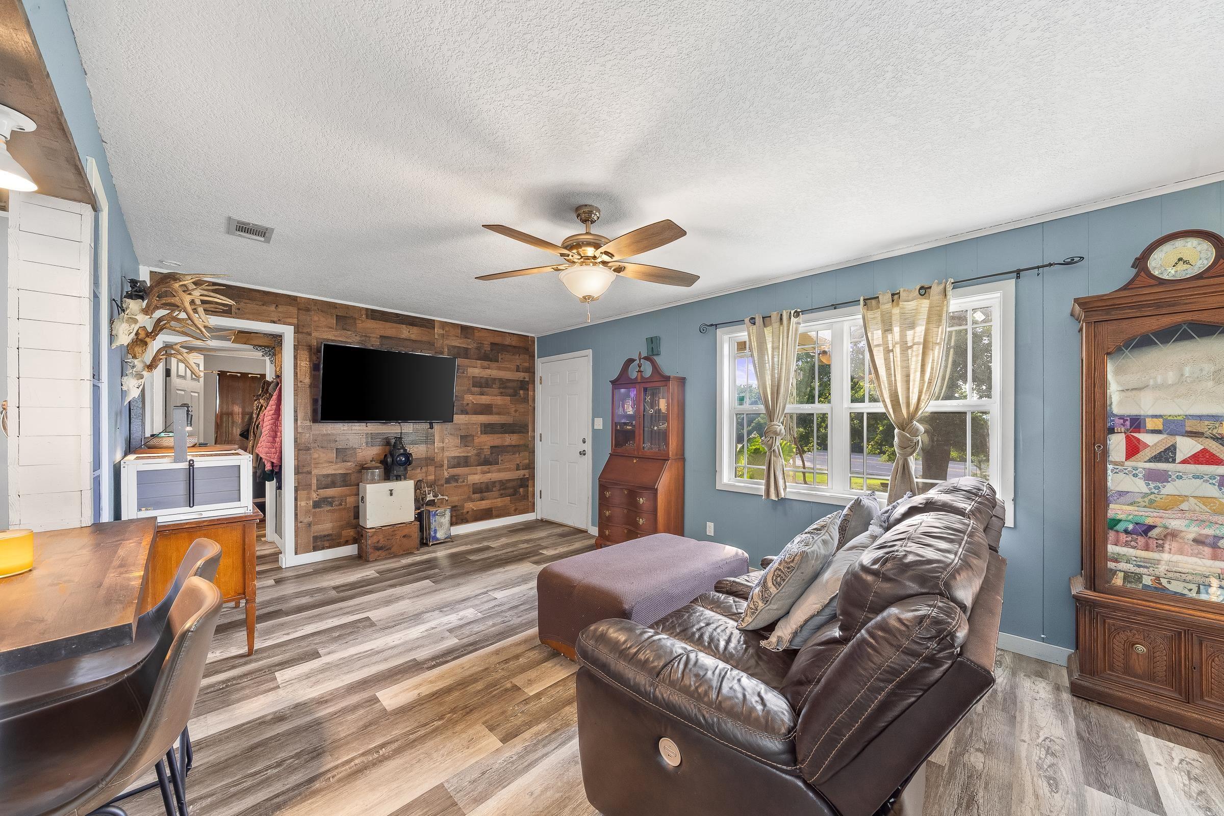 1426 N Hwy 71 De Queen, AR 71832