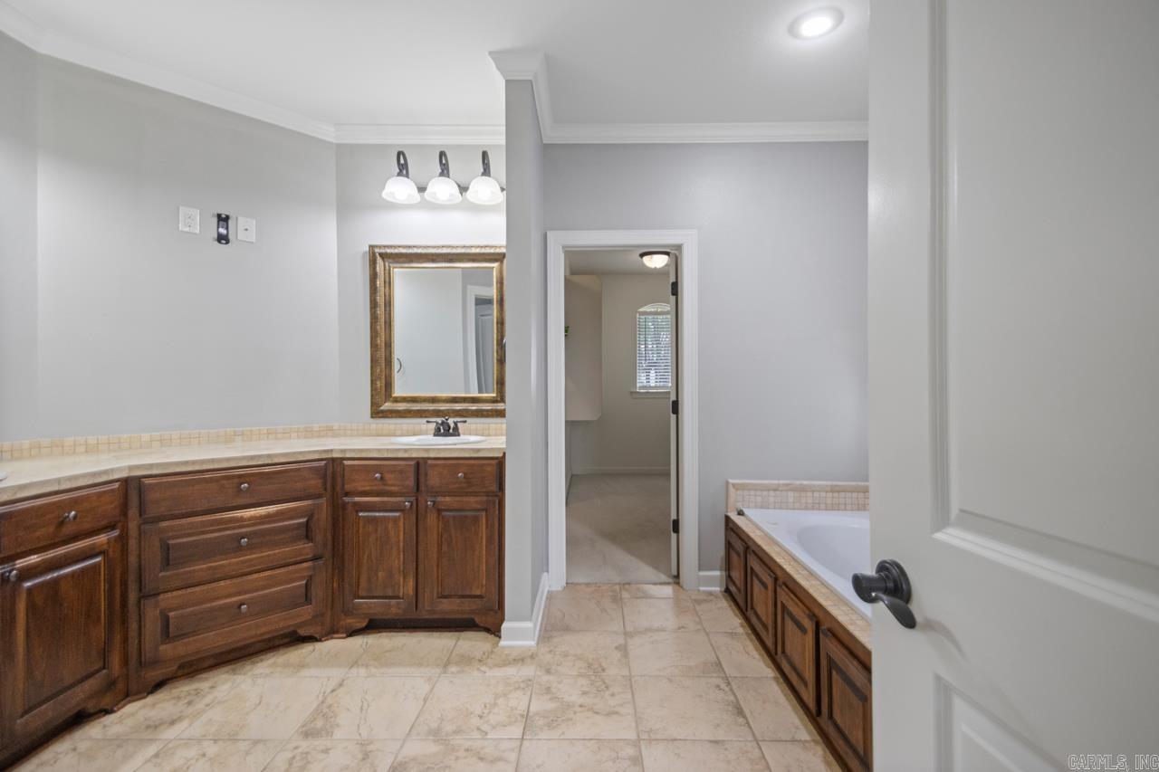 4040 Robinwood Circle Bryant, AR 72022