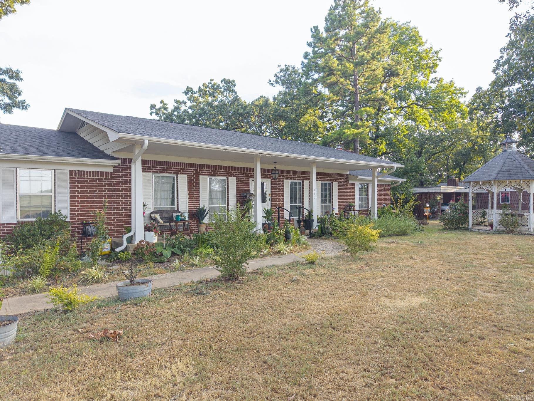 607 W Main  Charleston, AR