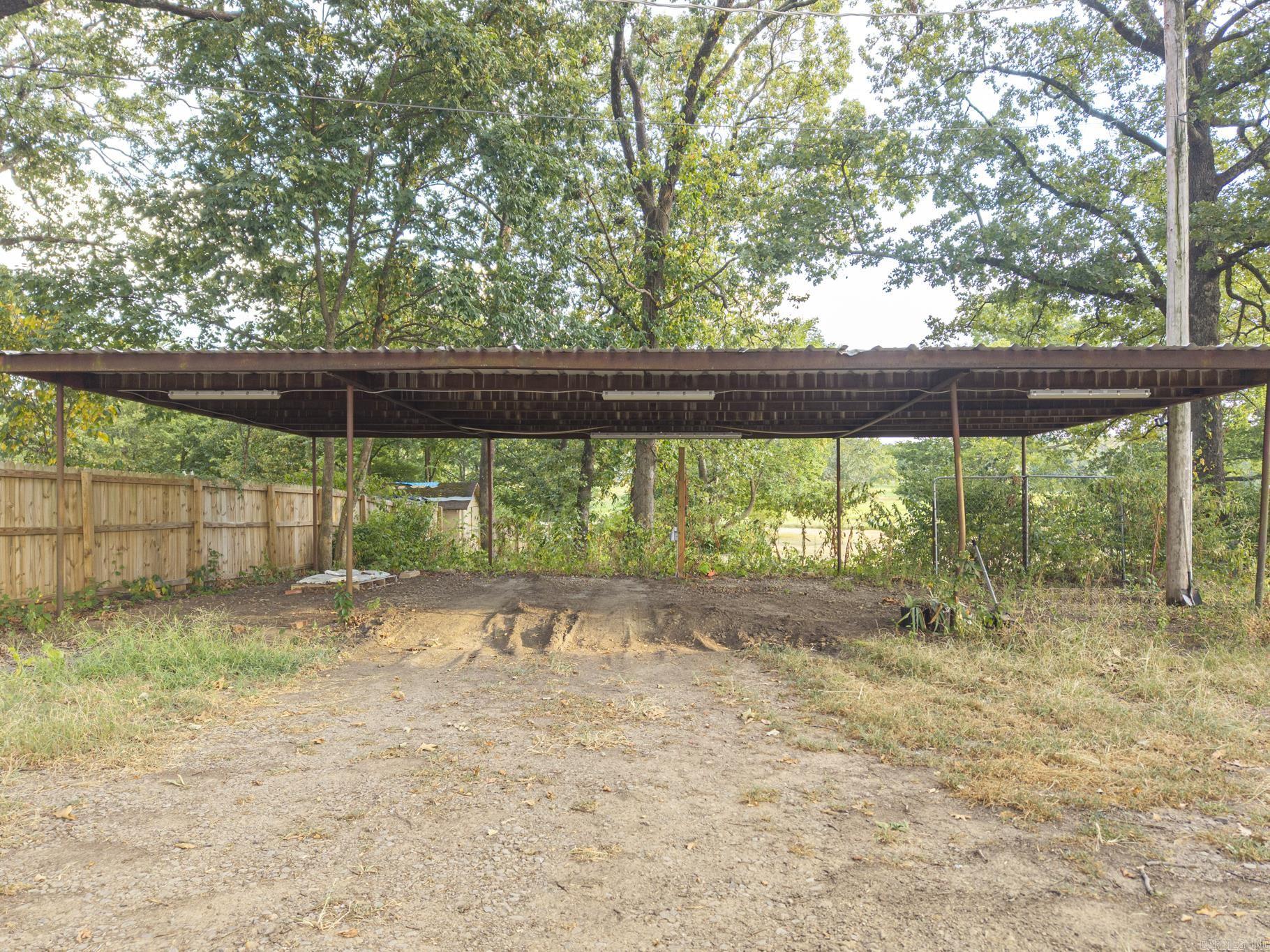 607 W Main  Charleston, AR