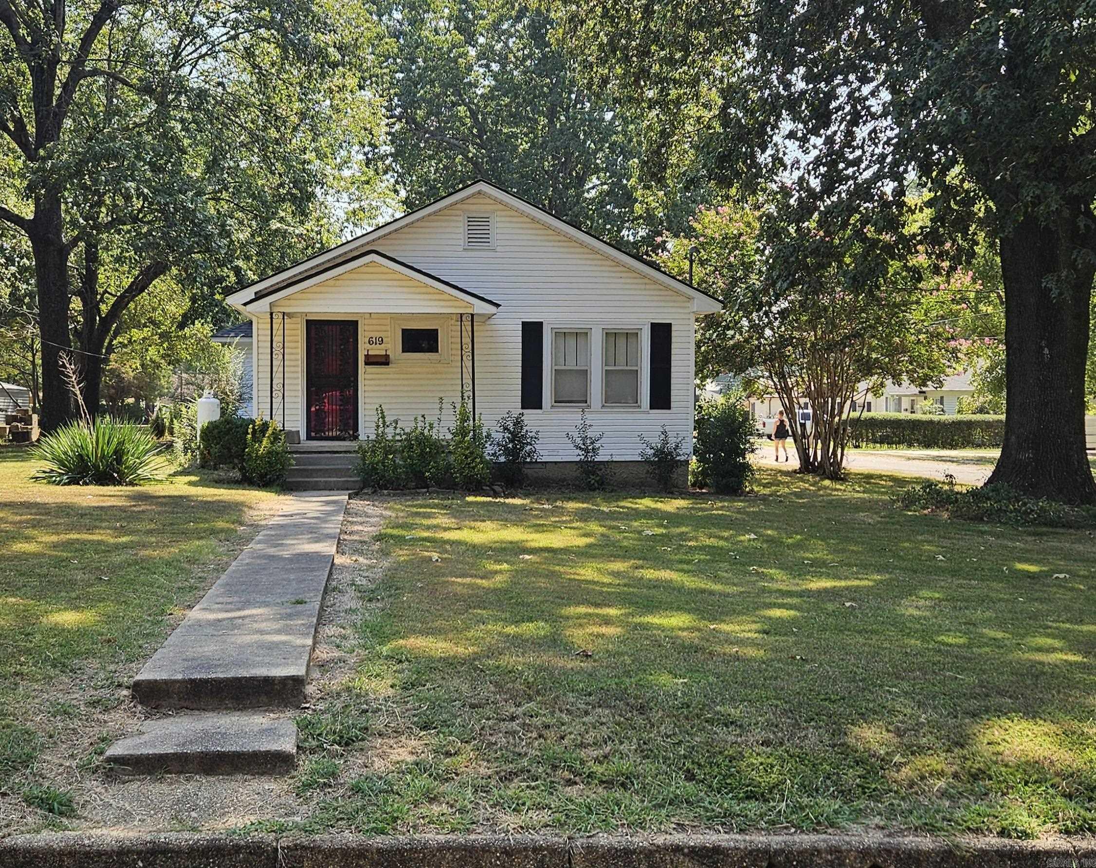 619 W 2Nd St Rector, AR 72461