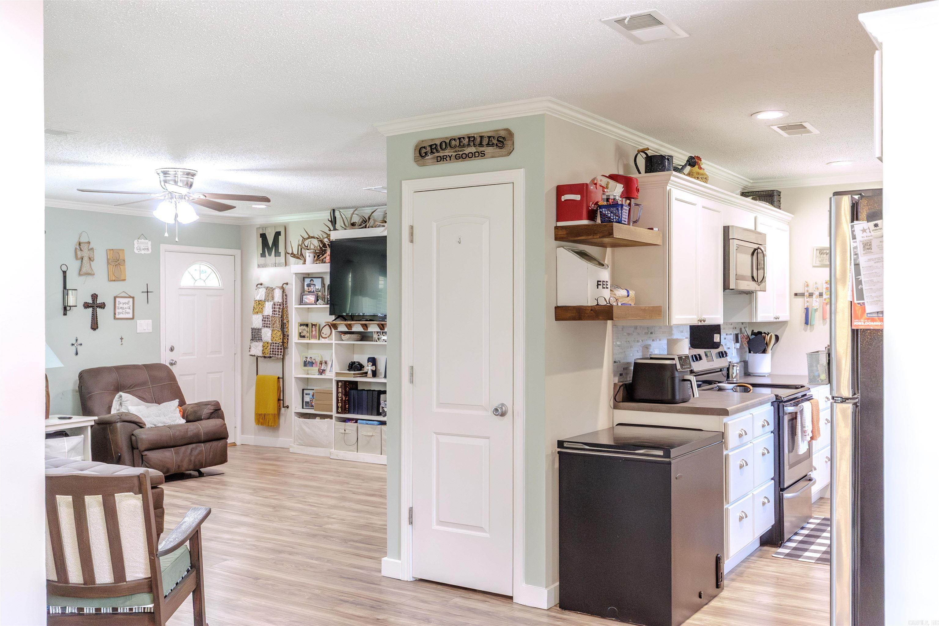 1894 Highway 60 E  Houston, AR