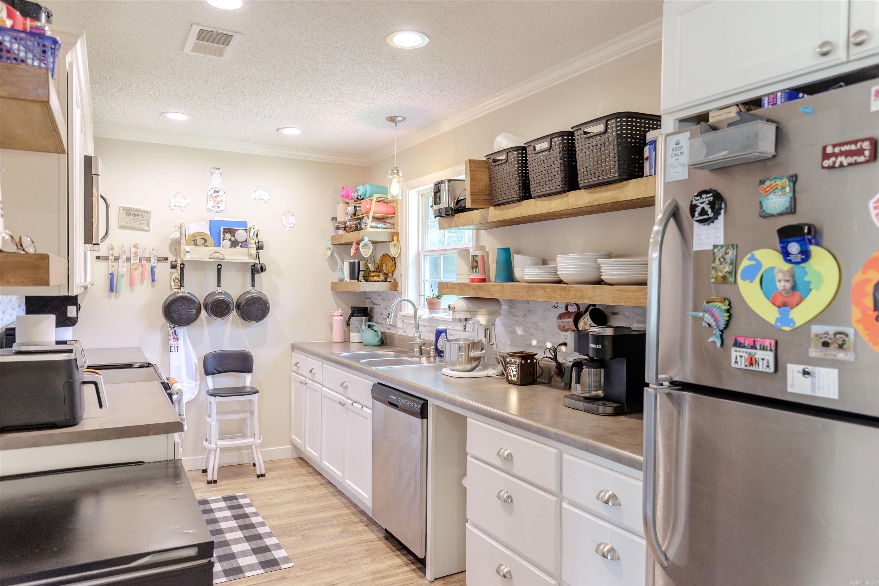 1894 Highway 60 E  Houston, AR