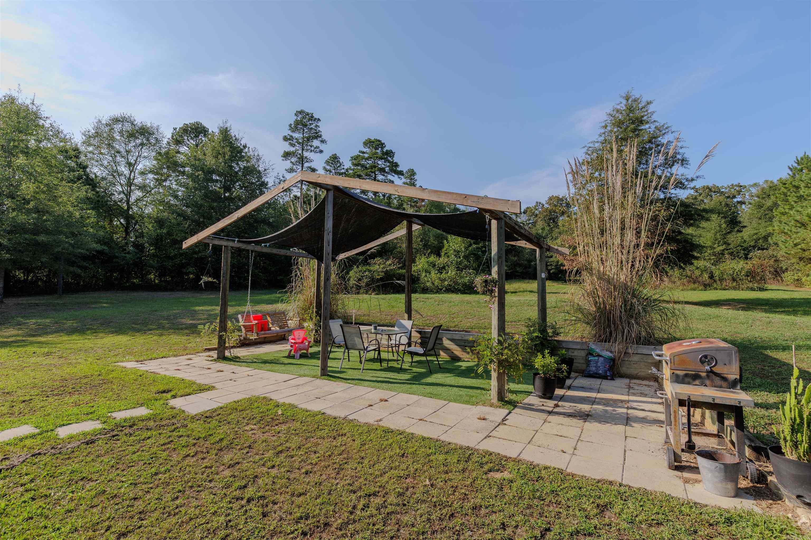 1894 Highway 60 E  Houston, AR