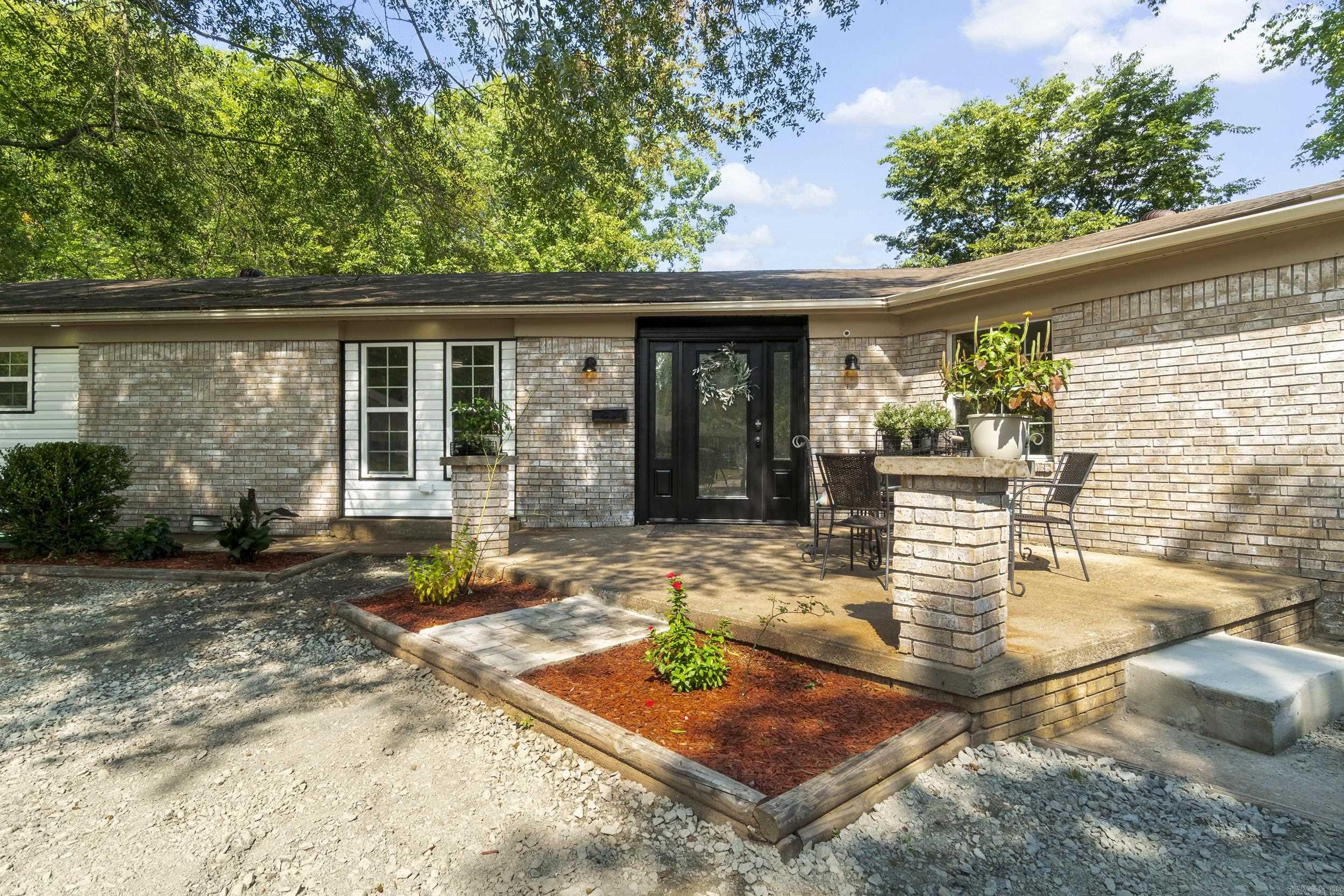 9320 Cloverhill Road Little Rock, AR 72205