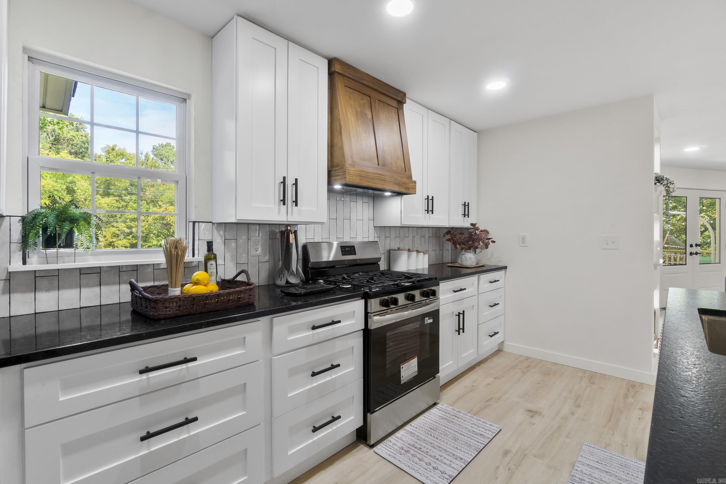 9320 Cloverhill Road Little Rock, AR 72205