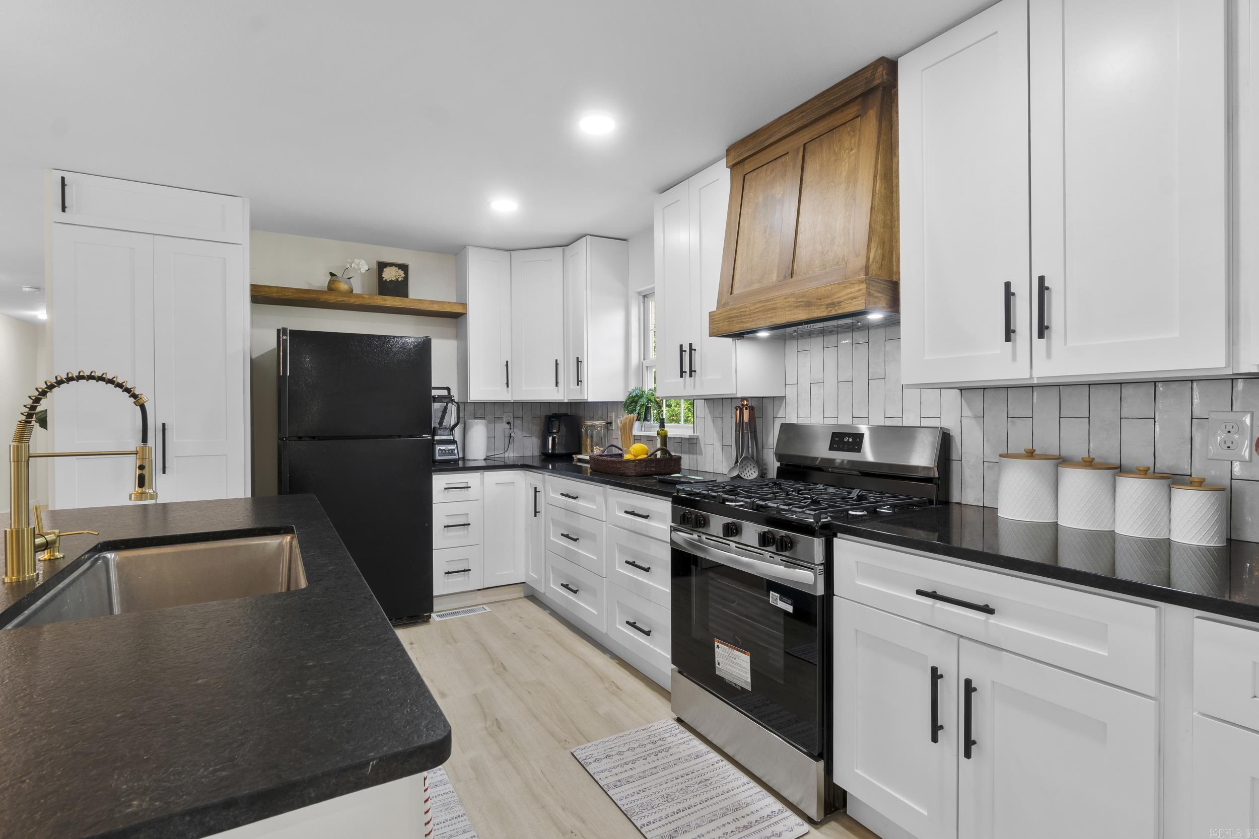 9320 Cloverhill Road Little Rock, AR 72205