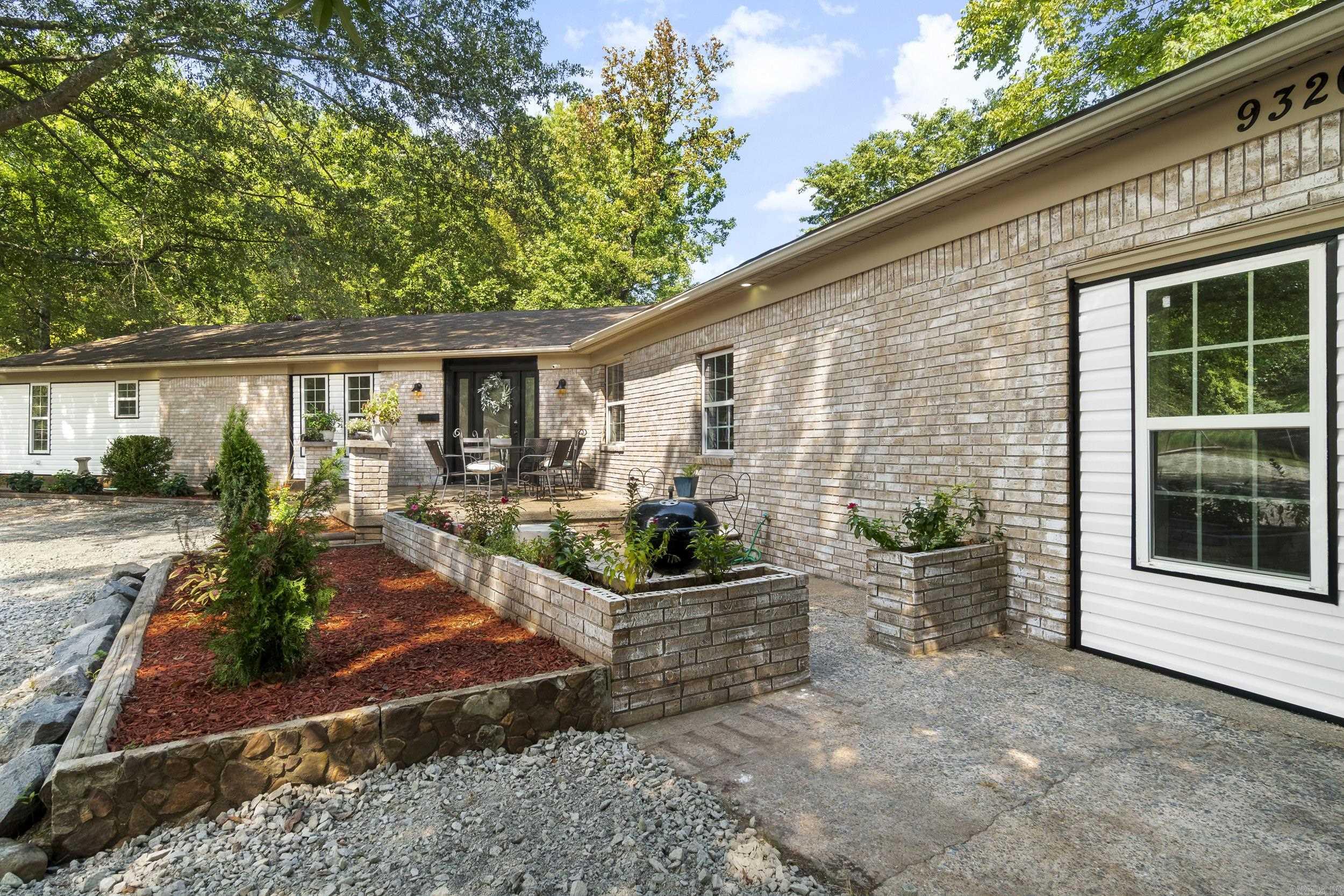 9320 Cloverhill Road Little Rock, AR 72205