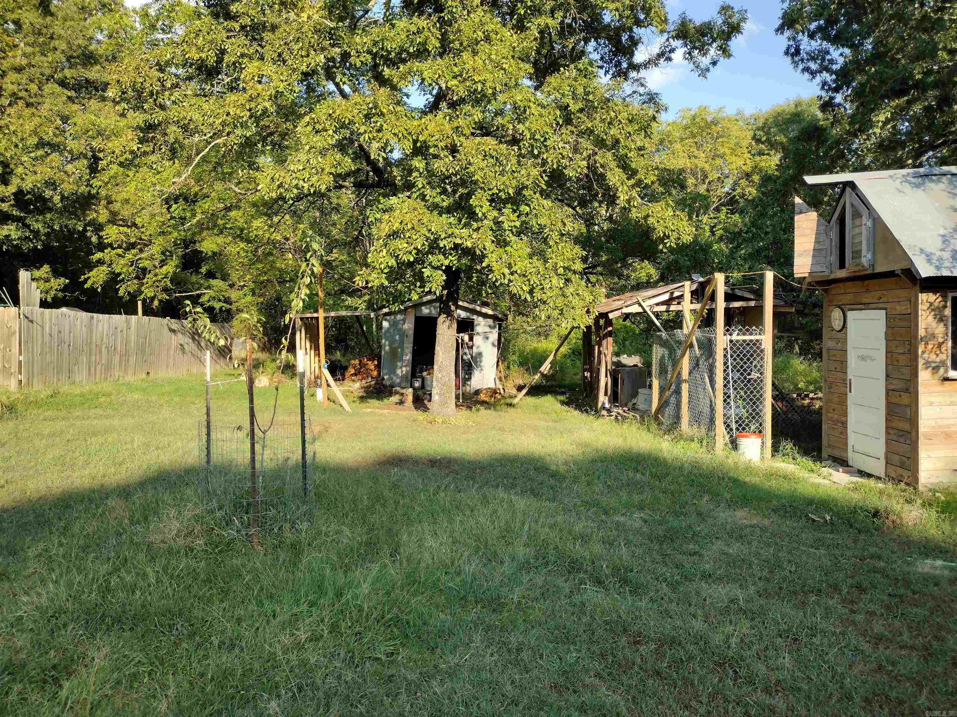 218 Cochran RD Mountain View, AR 72560