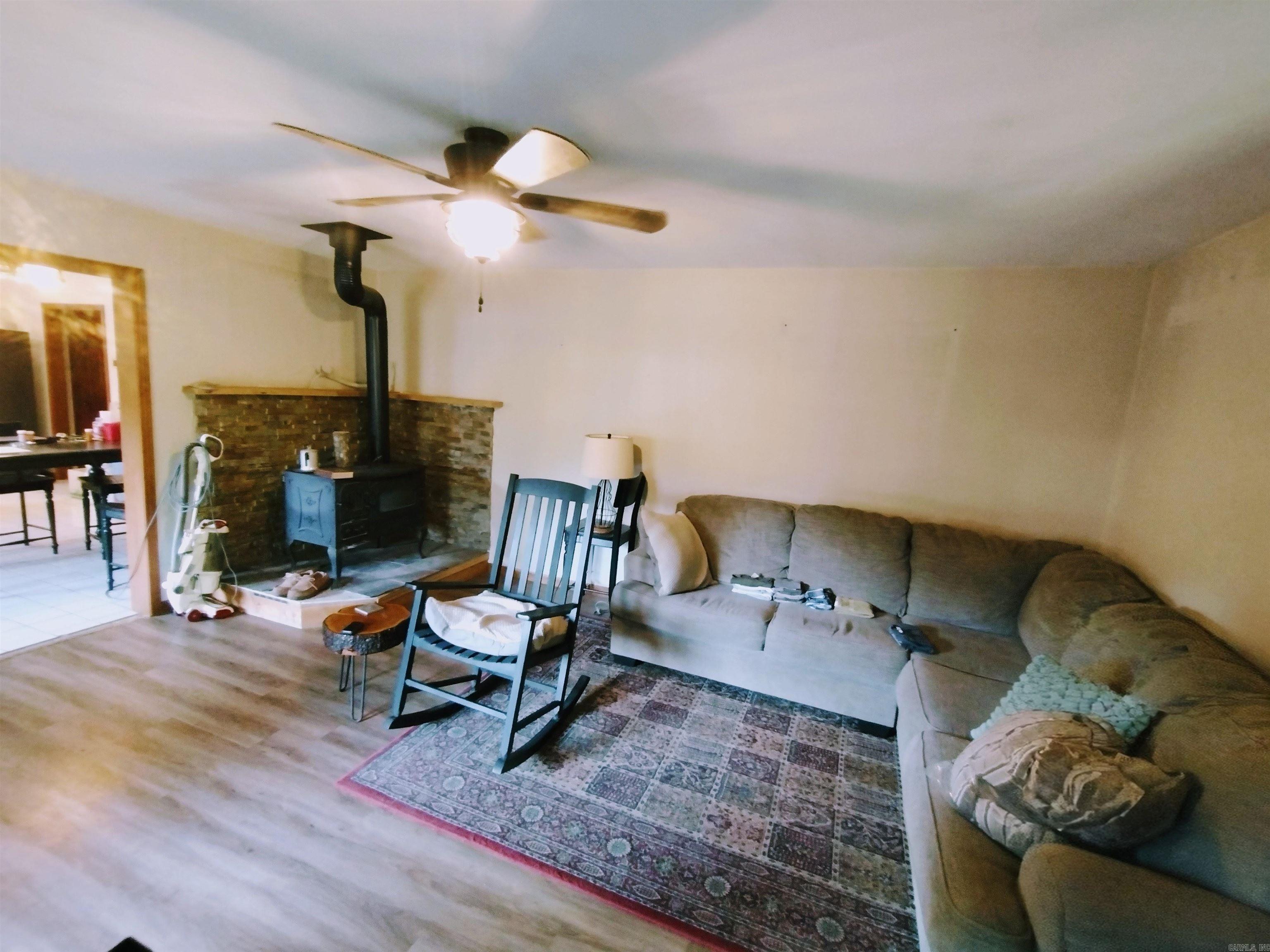 218 Cochran RD Mountain View, AR 72560