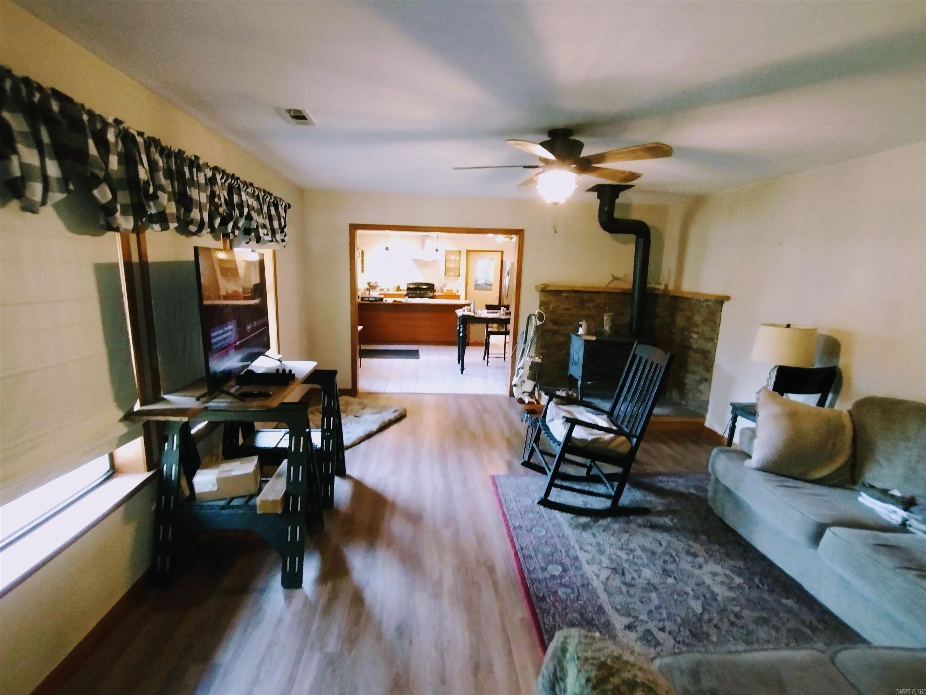 218 Cochran RD Mountain View, AR 72560