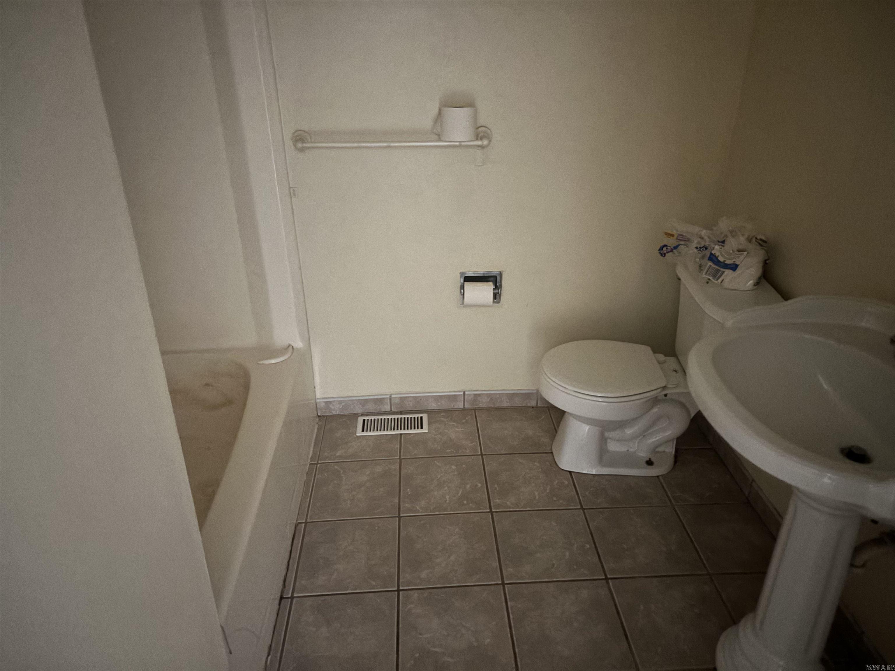 601 Dave Creek Pkwy #86  Fairfield Bay, AR