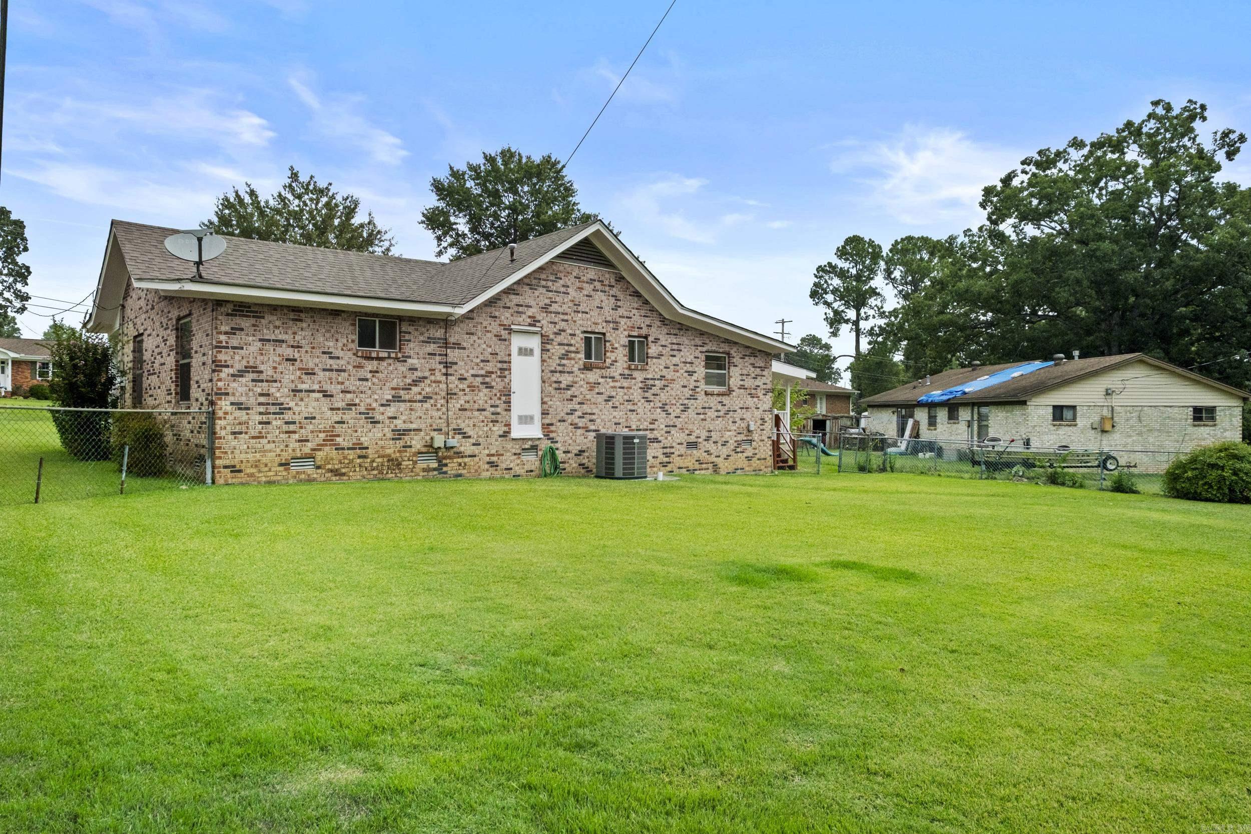 1926 E Lee Avenue Sherwood, AR 72120