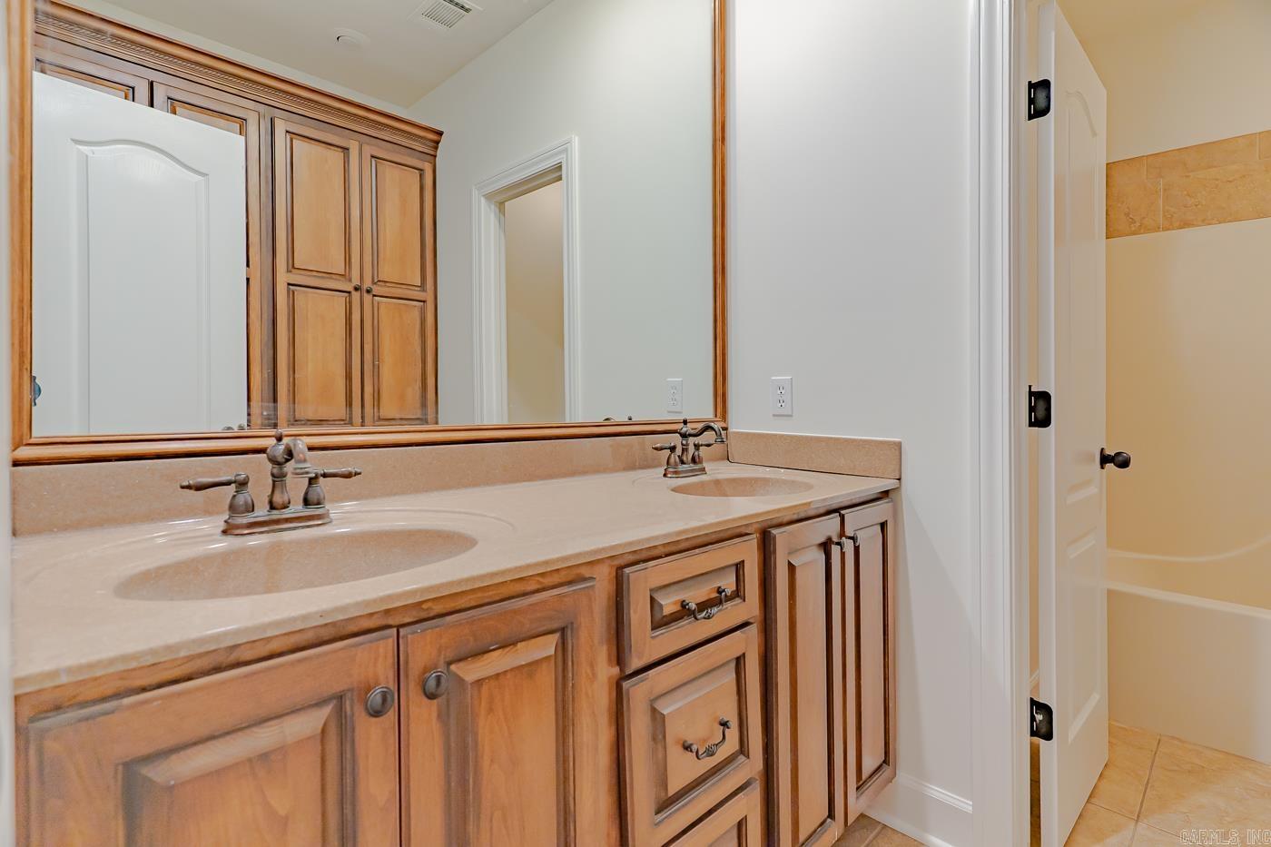 4405 Wood Crest Dr  Jonesboro, AR