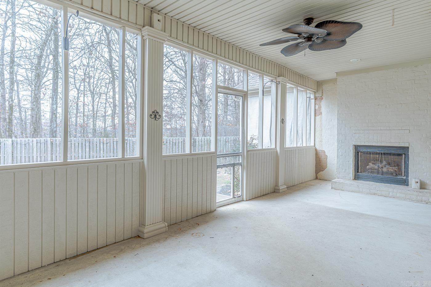 4405 Woodcrest Dr Jonesboro, AR 72404