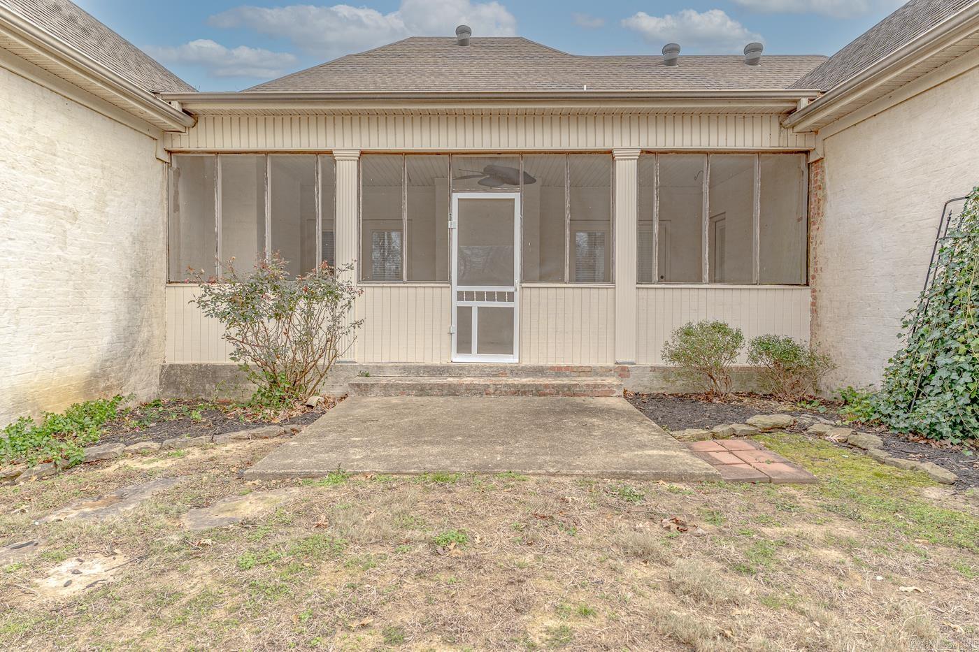 4405 Woodcrest Dr Jonesboro, AR 72404