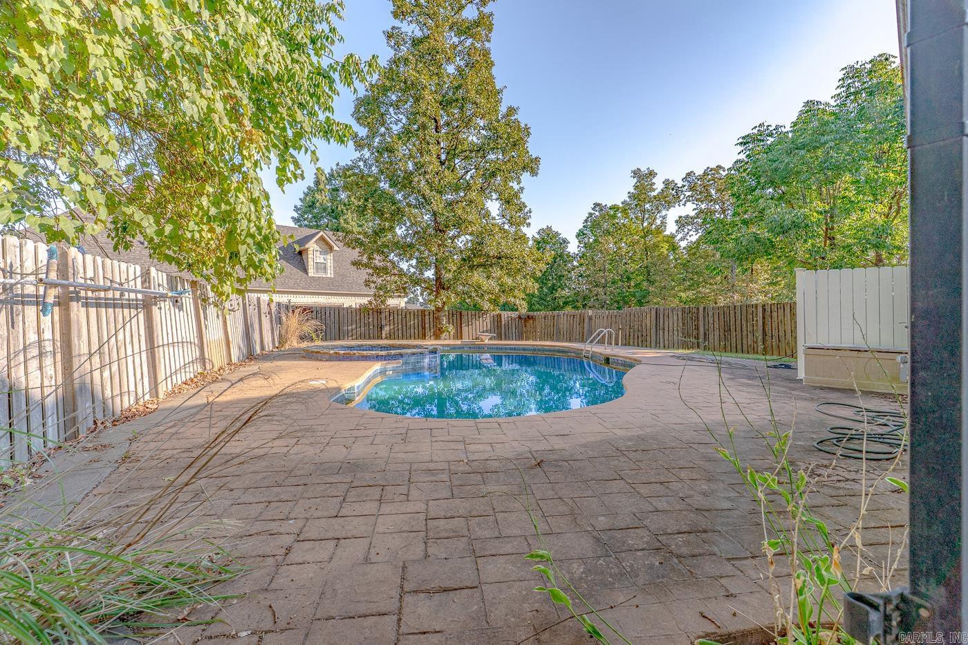 4405 Woodcrest Dr Jonesboro, AR 72404