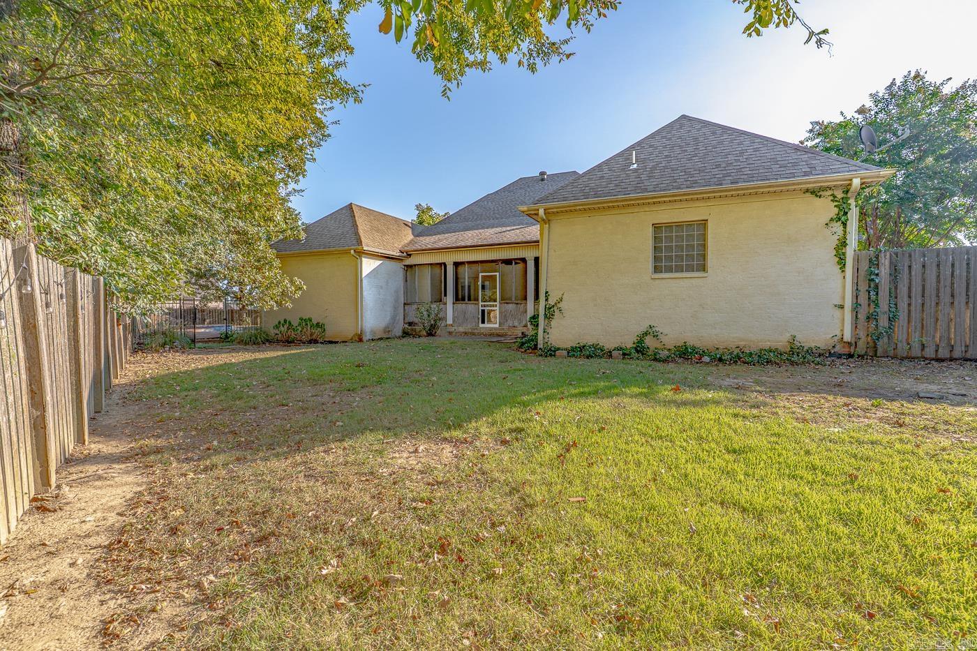 4405 Woodcrest Dr Jonesboro, AR 72404