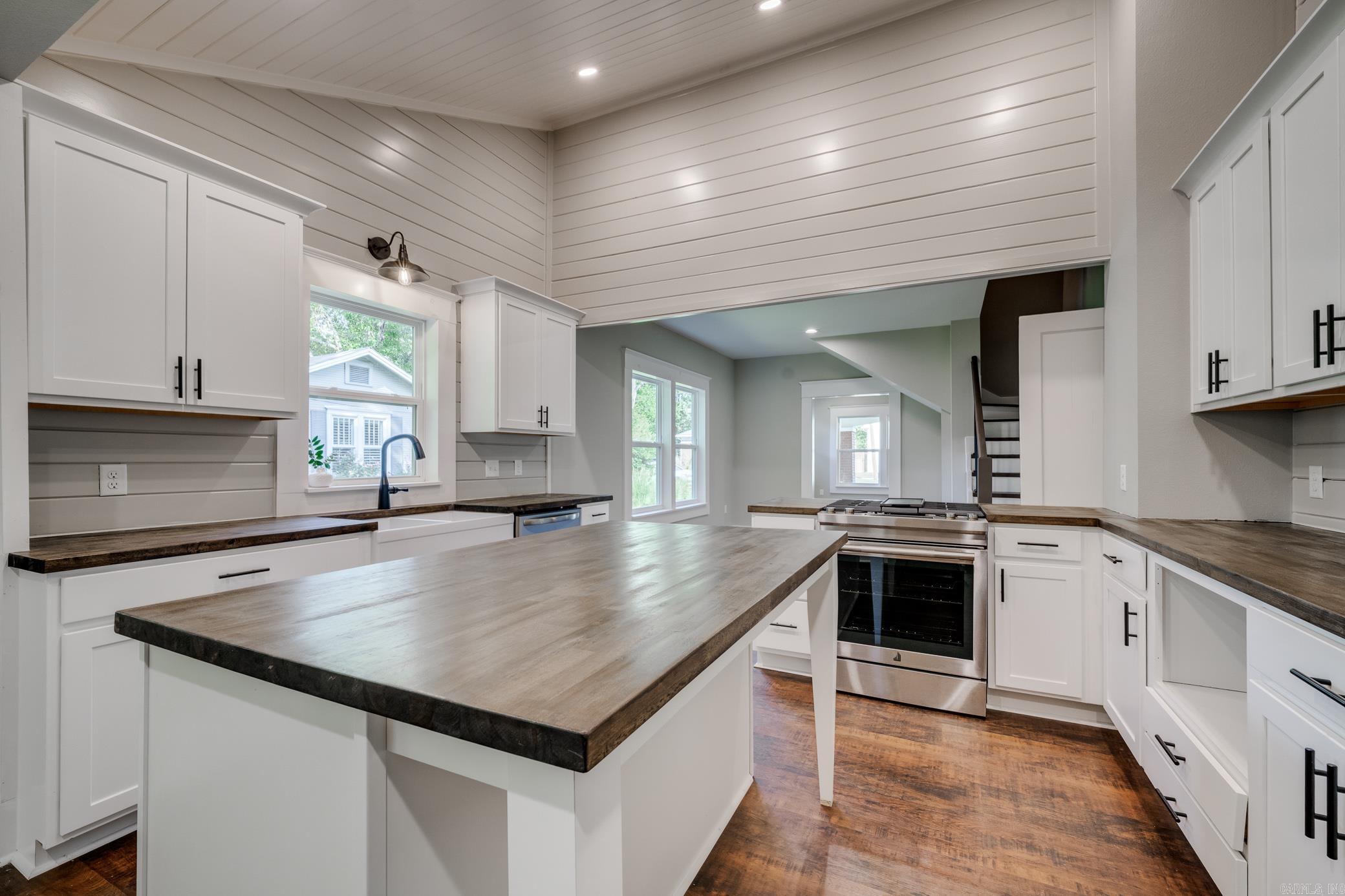 953 Watkins Street Conway, AR 72034