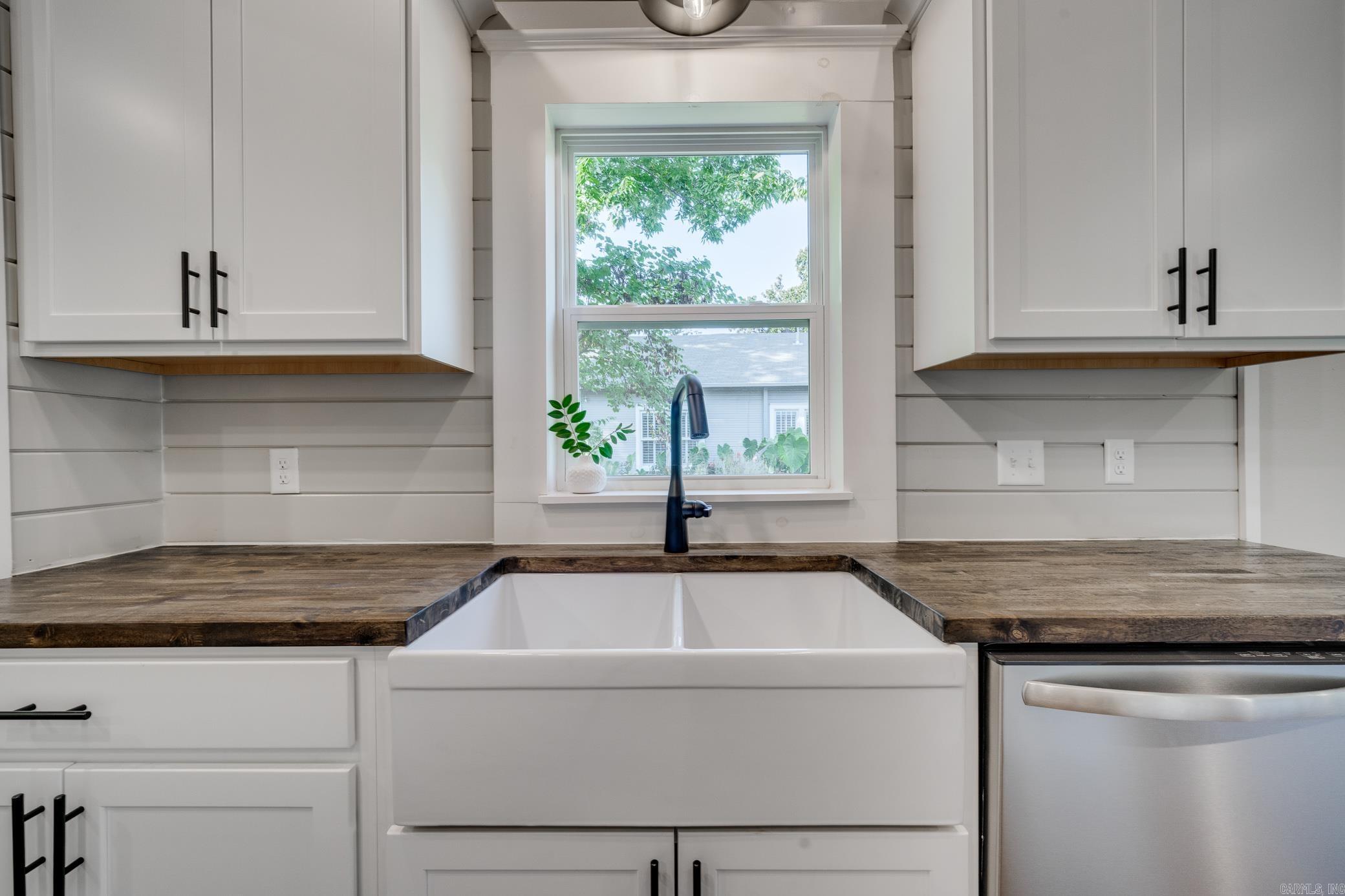 953 Watkins Street Conway, AR 72034