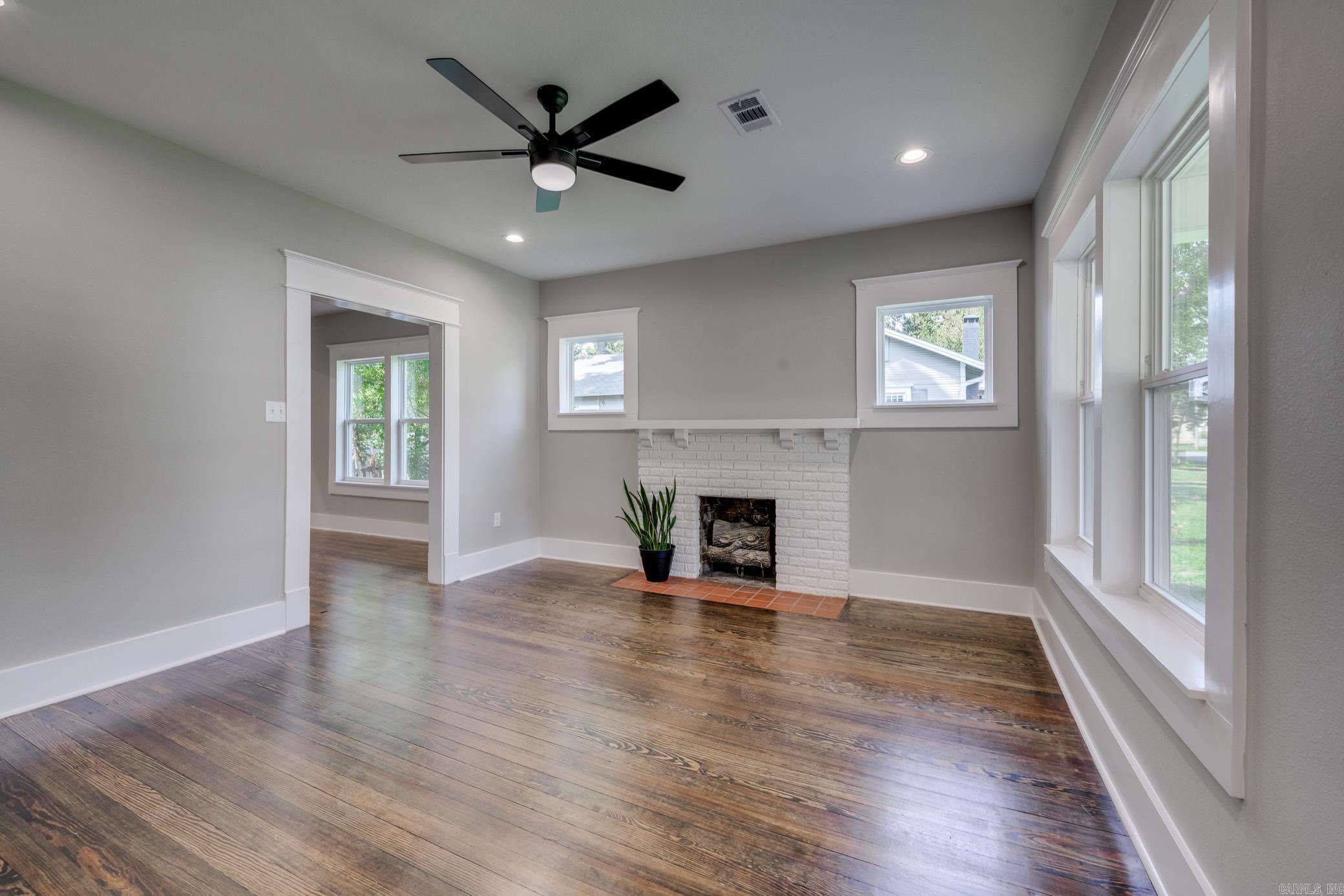 953 Watkins Street Conway, AR 72034