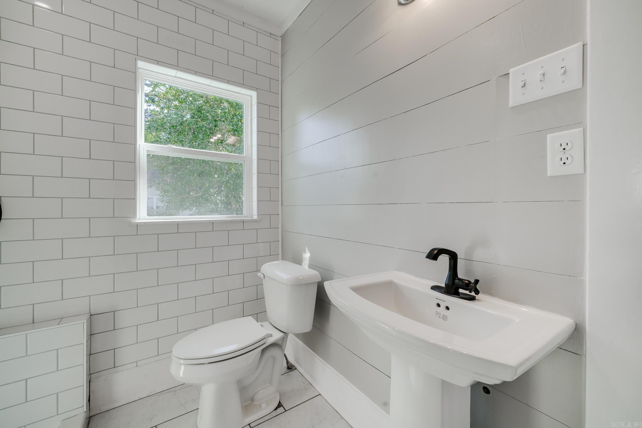 953 Watkins Street Conway, AR 72034