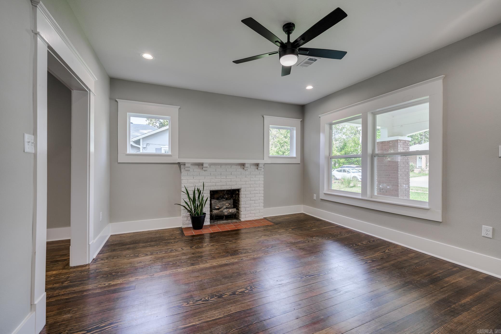 953 Watkins Street Conway, AR 72034