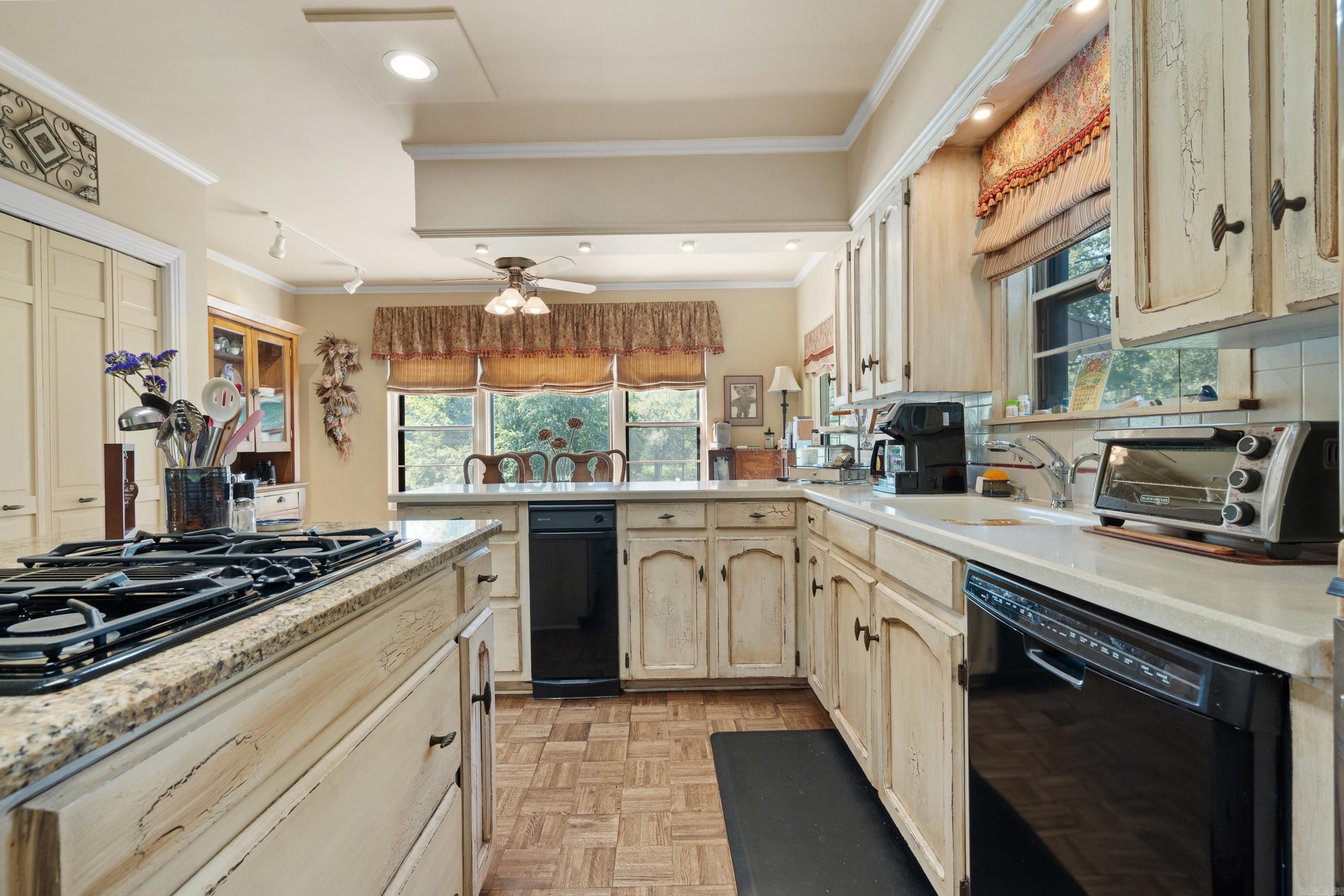 2724 Malvern Avenue Hot Springs, AR 71901